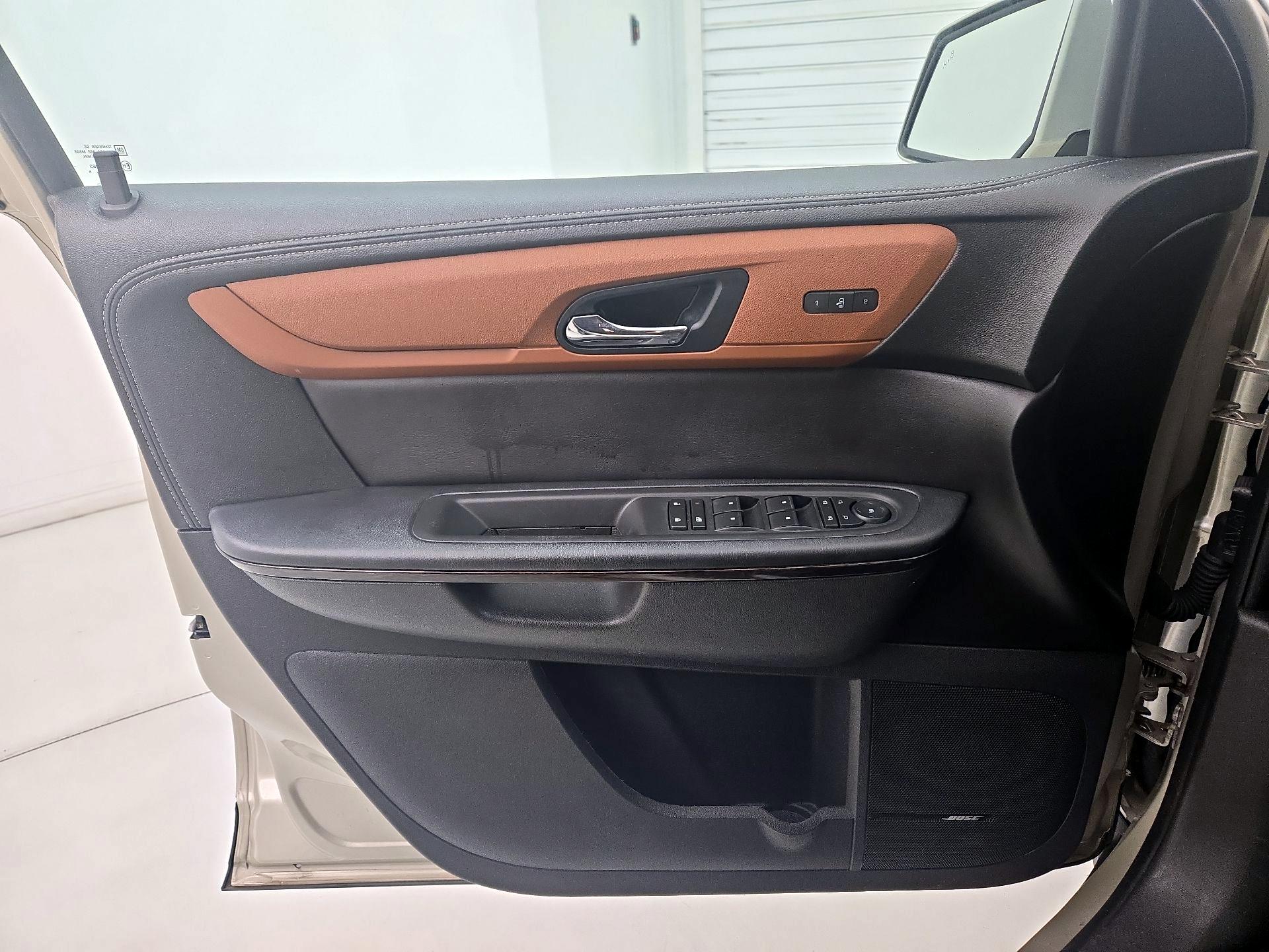 Thumbnail: 2015 Chevrolet Traverse - 12