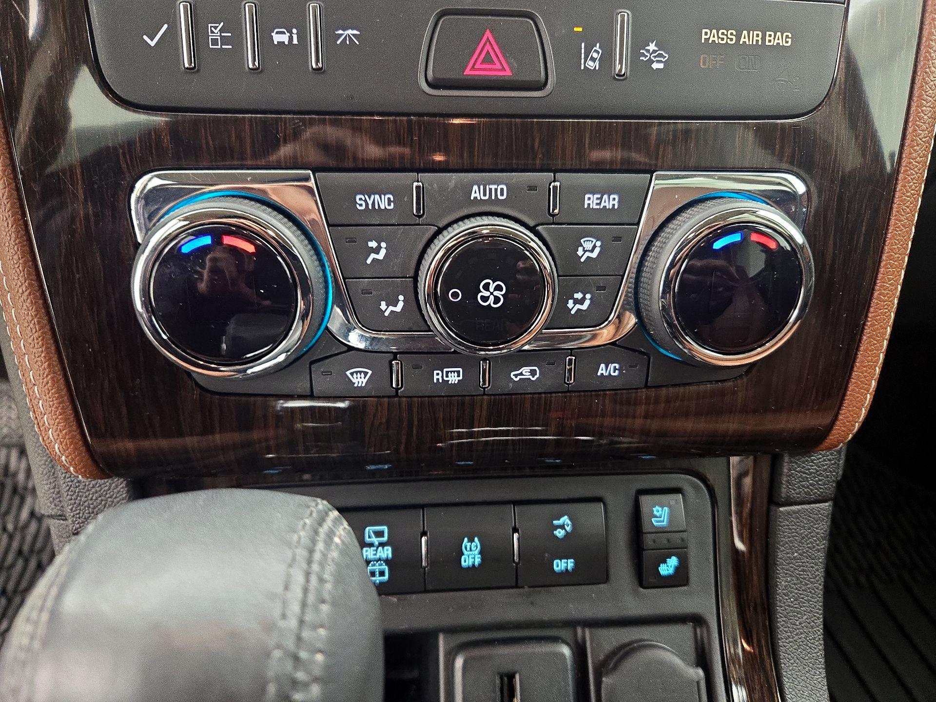 Thumbnail: 2015 Chevrolet Traverse - 17