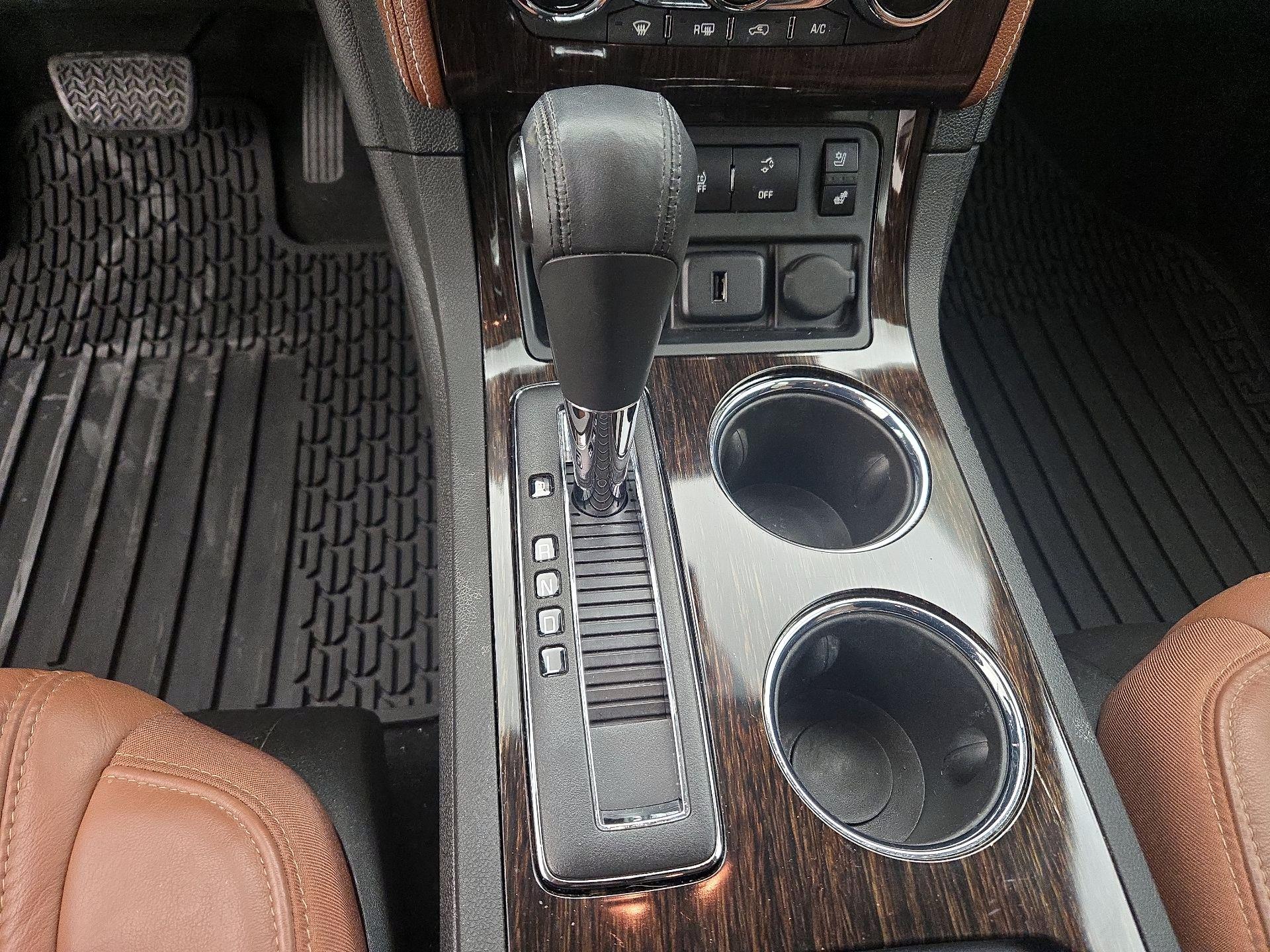 Thumbnail: 2015 Chevrolet Traverse - 18