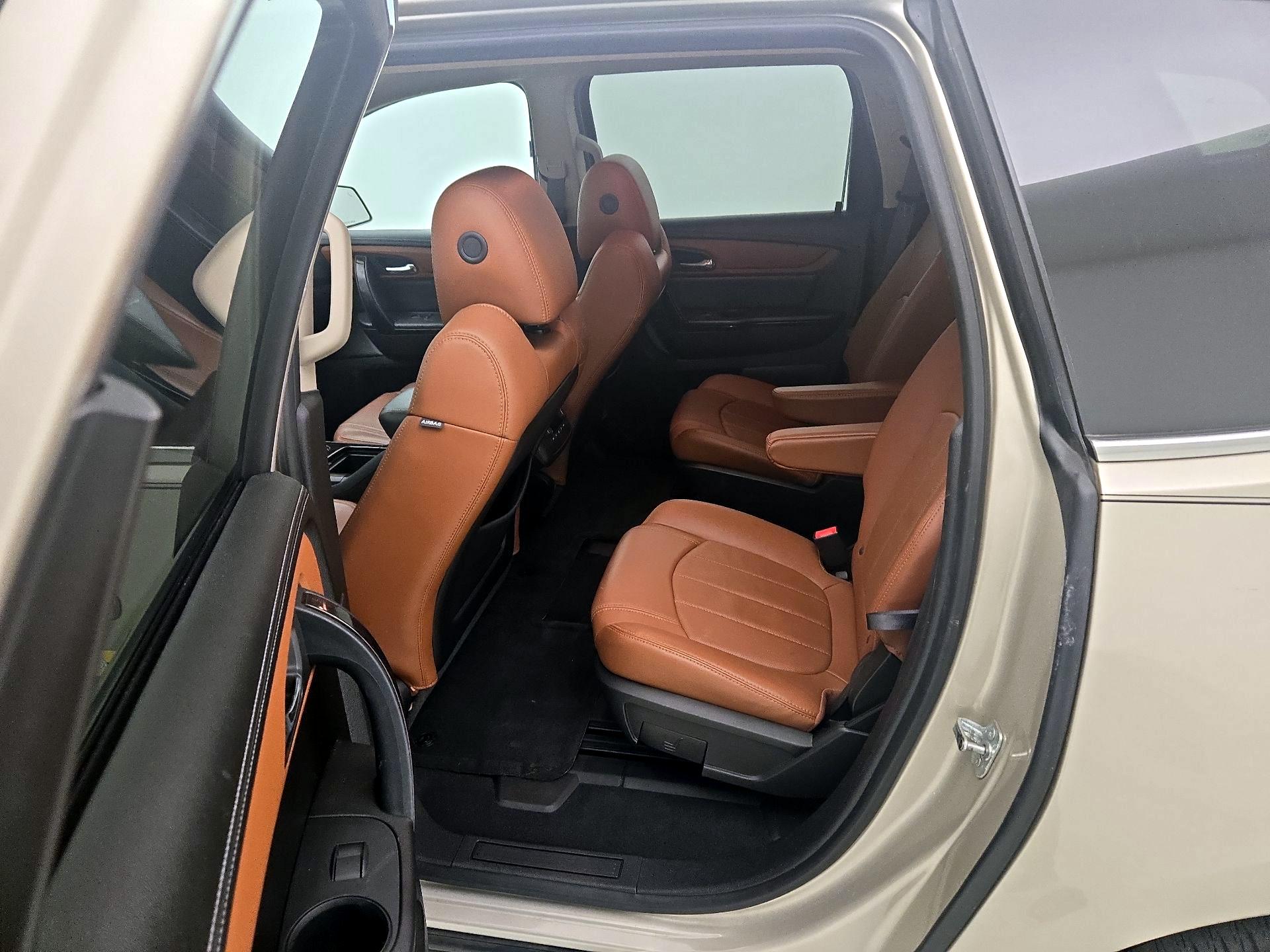 Thumbnail: 2015 Chevrolet Traverse - 20