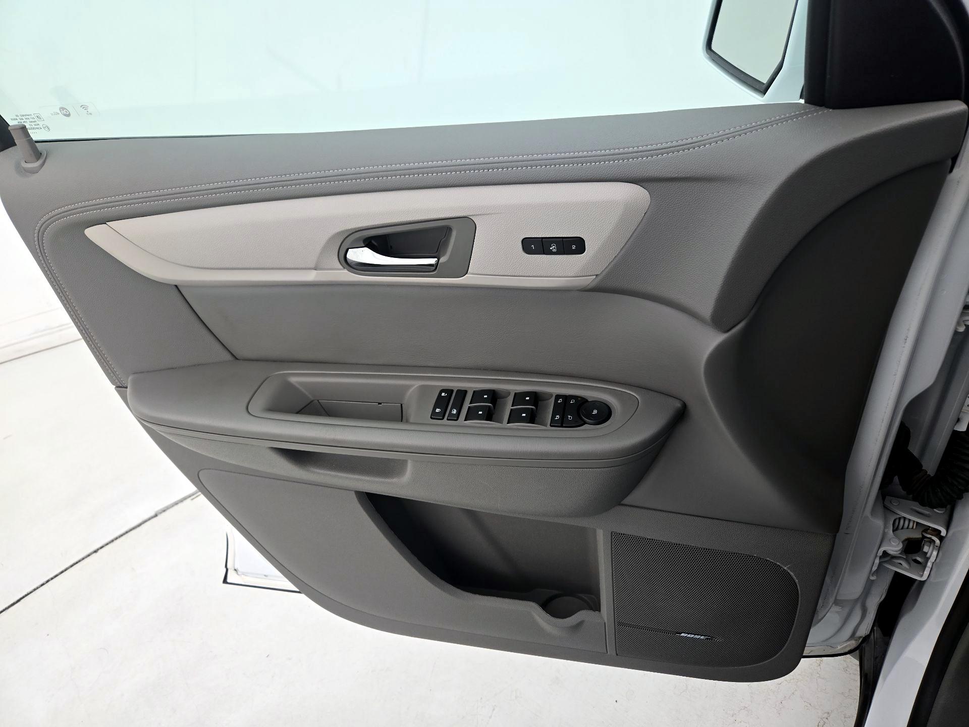 Thumbnail: 2017 Chevrolet Traverse - 12