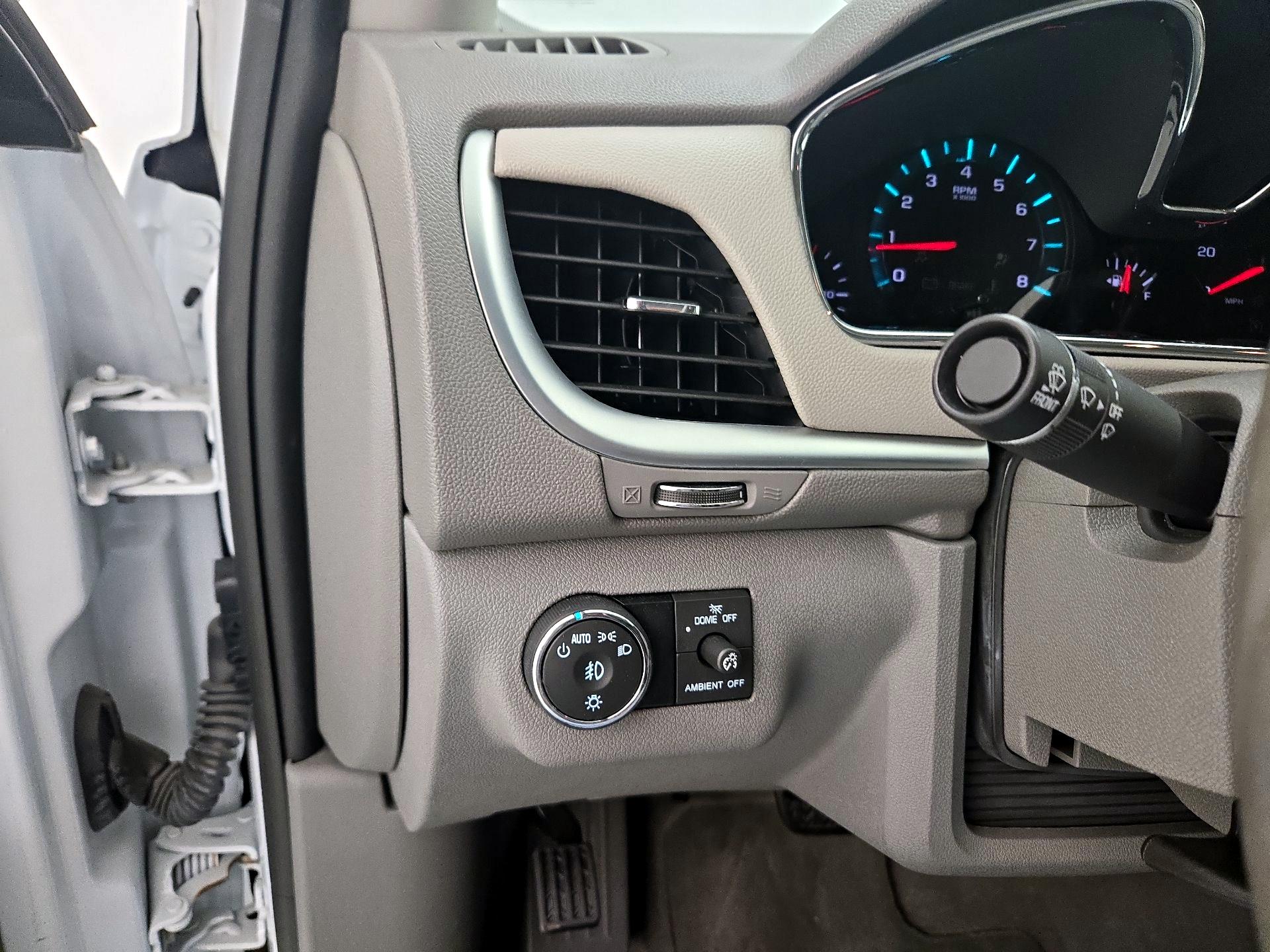 Thumbnail: 2017 Chevrolet Traverse - 13