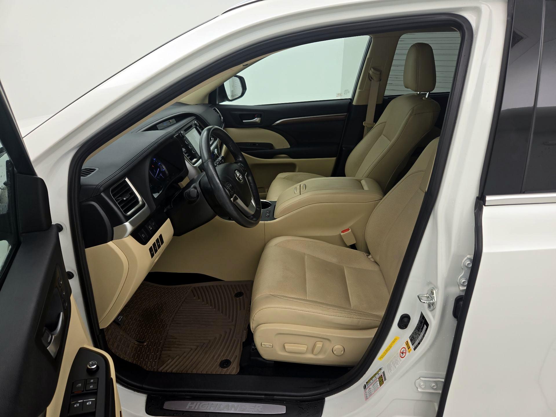 Thumbnail: 2019 Toyota Highlander - 11