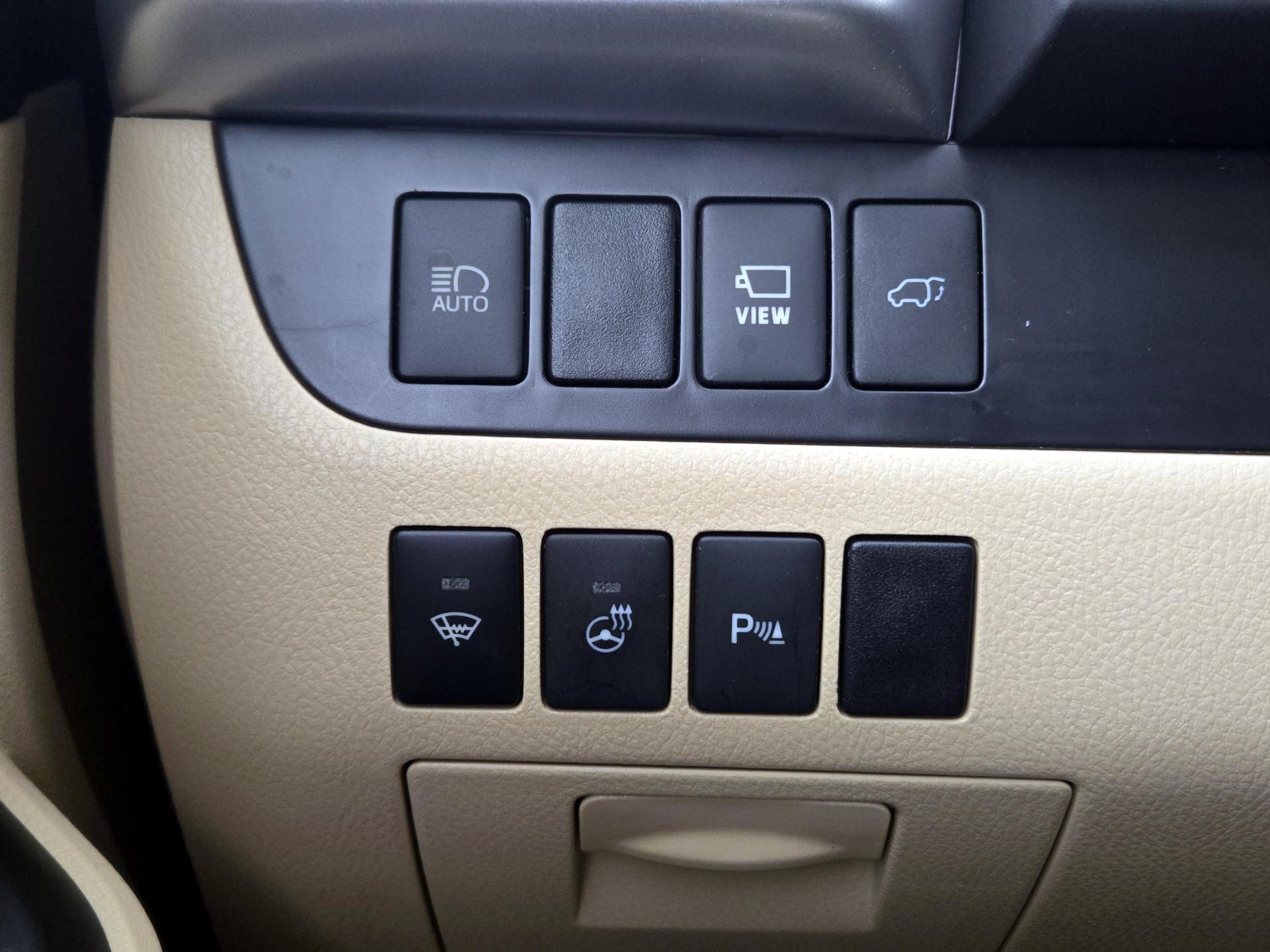 Thumbnail: 2019 Toyota Highlander - 13