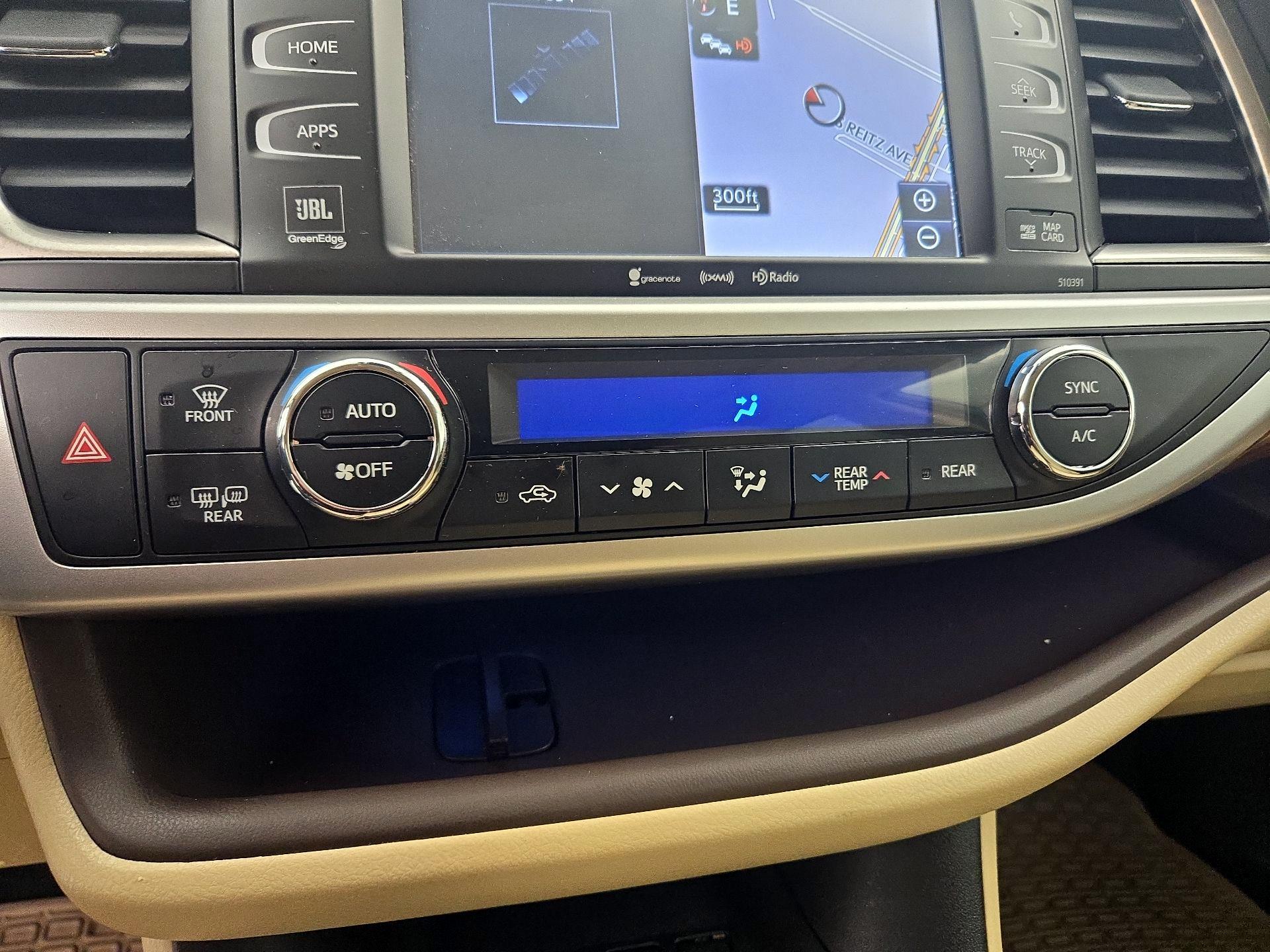 Thumbnail: 2019 Toyota Highlander - 17