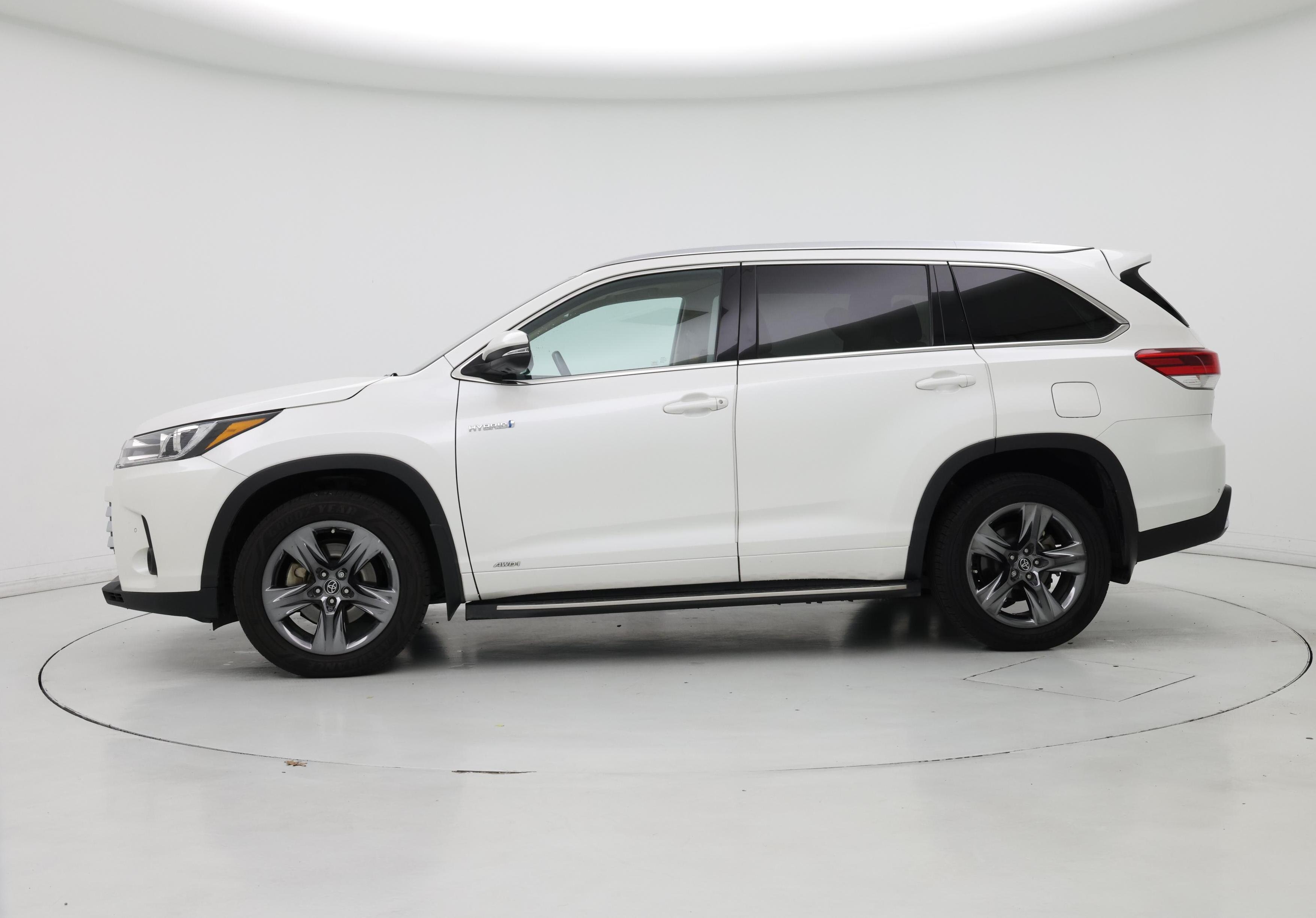 Thumbnail: 2019 Toyota Highlander - 3