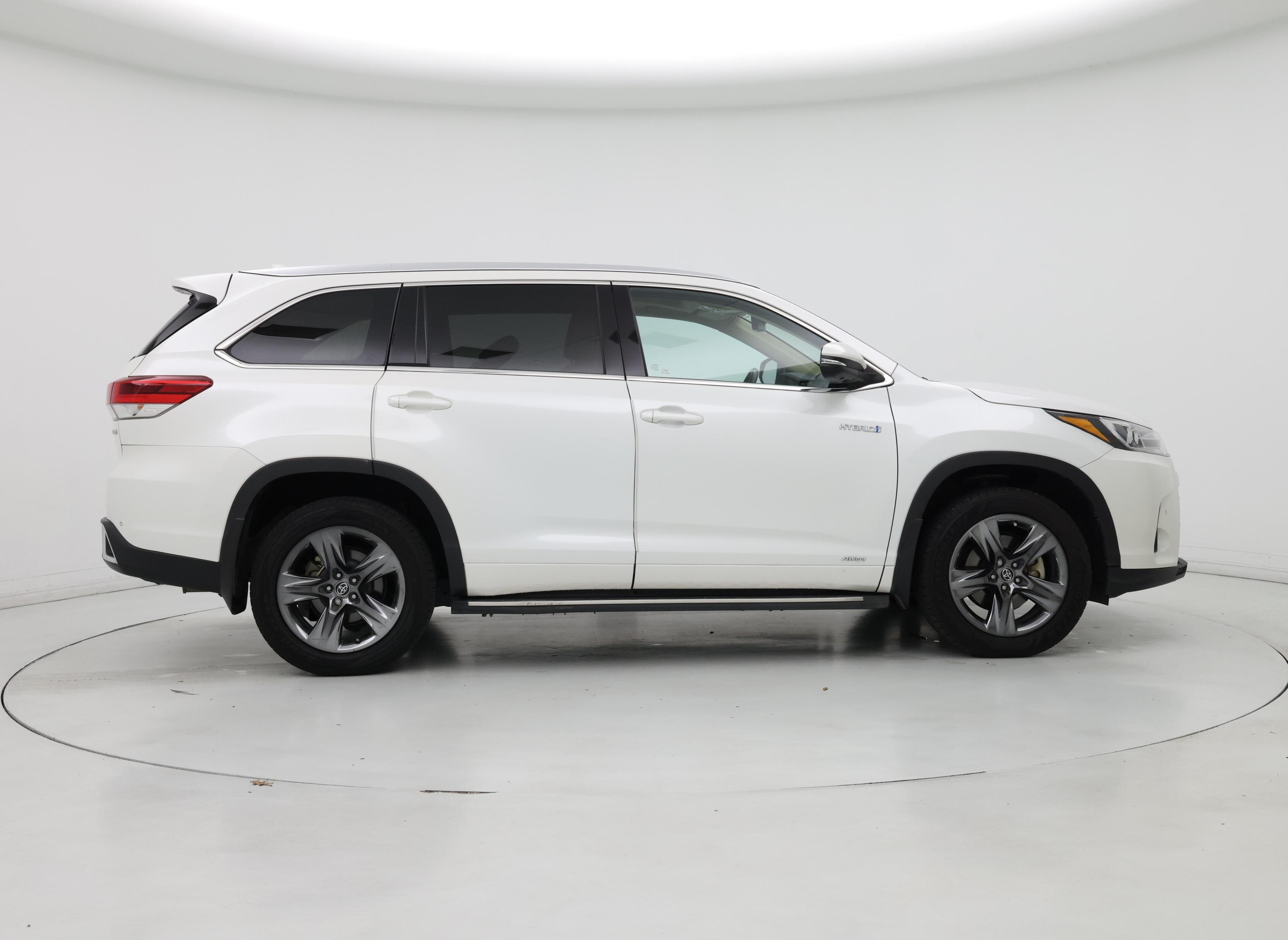 Thumbnail: 2019 Toyota Highlander - 7