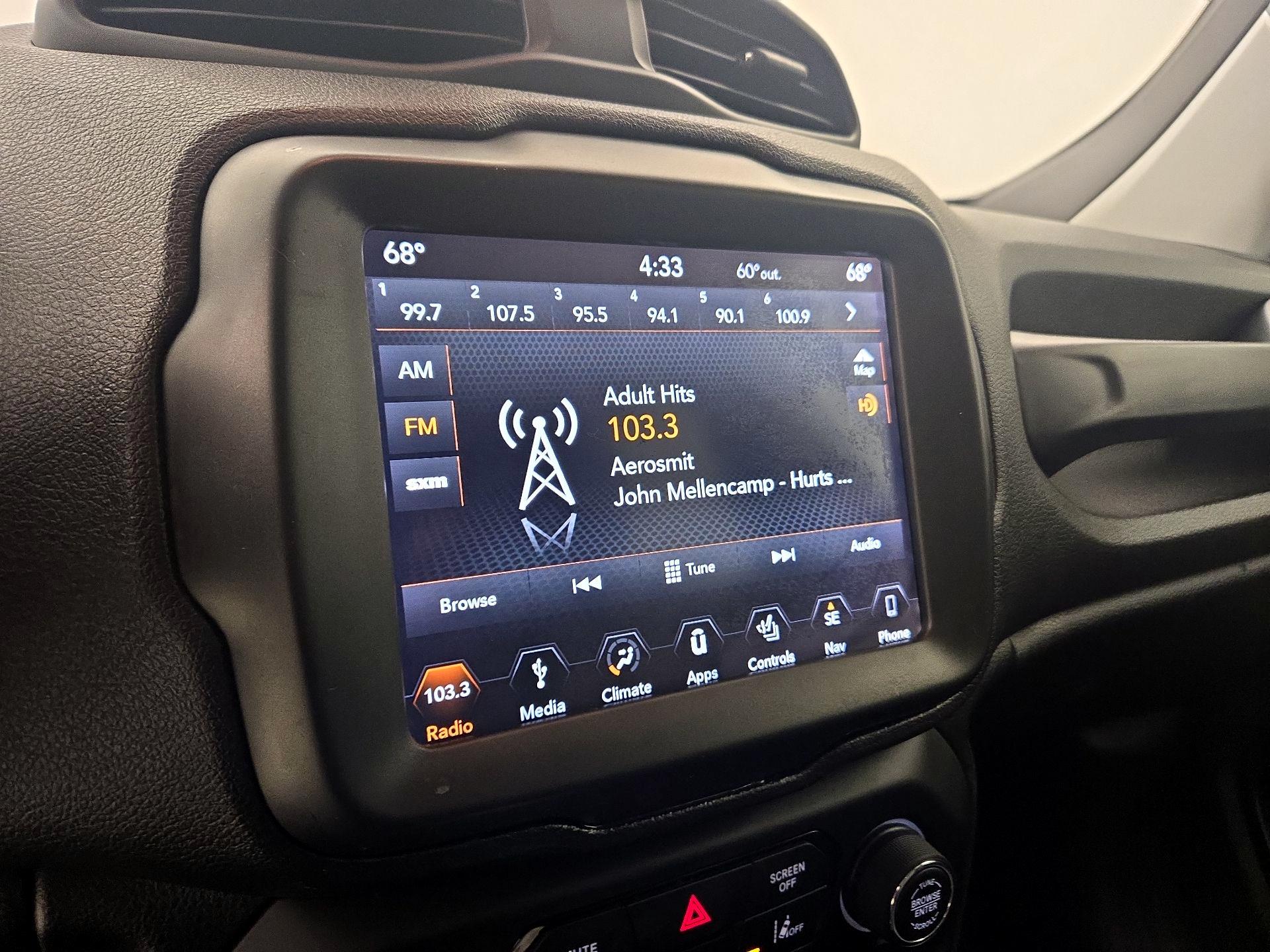 Thumbnail: 2018 Jeep Renegade - 15