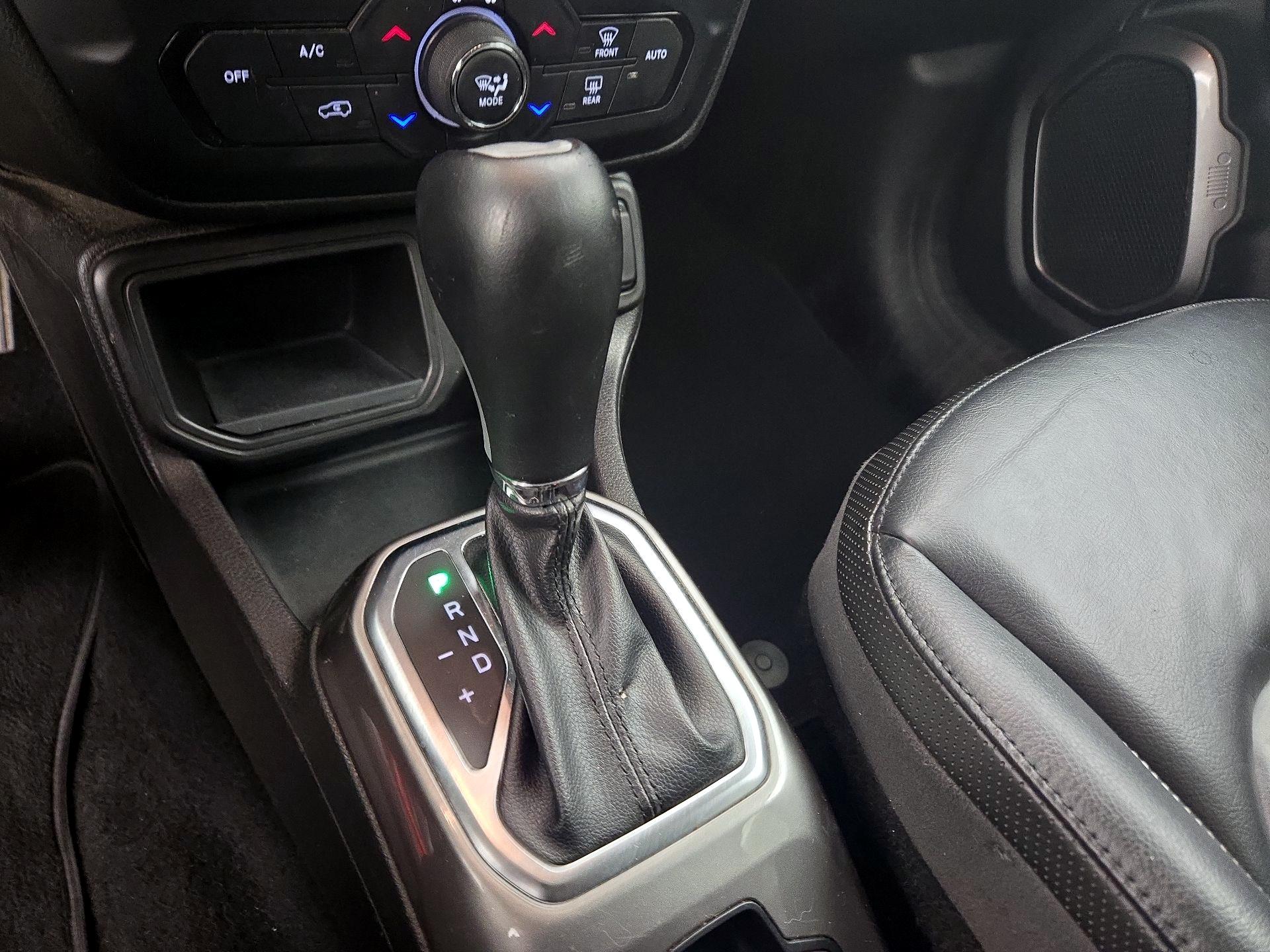 Thumbnail: 2018 Jeep Renegade - 17