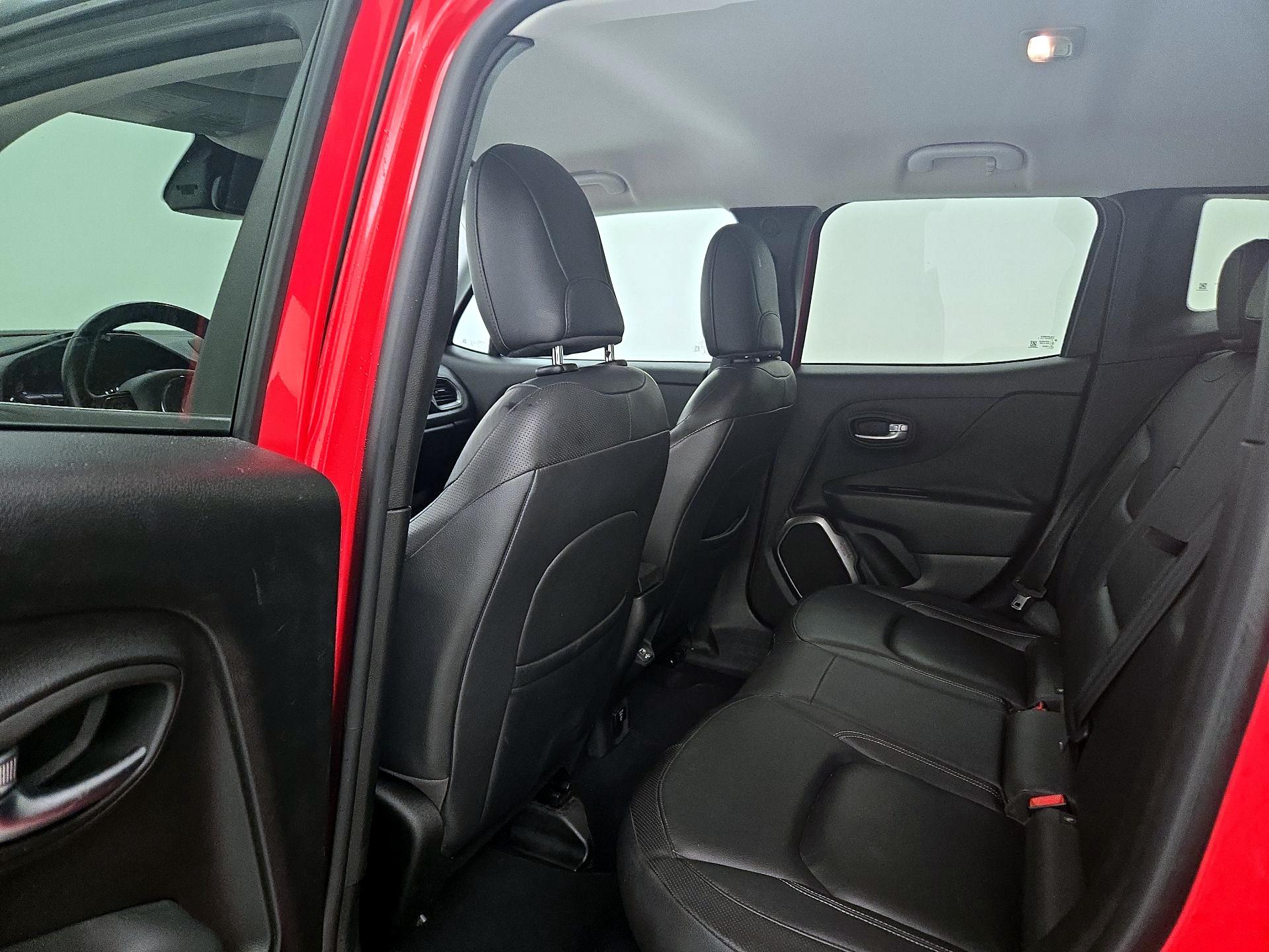 Thumbnail: 2018 Jeep Renegade - 19