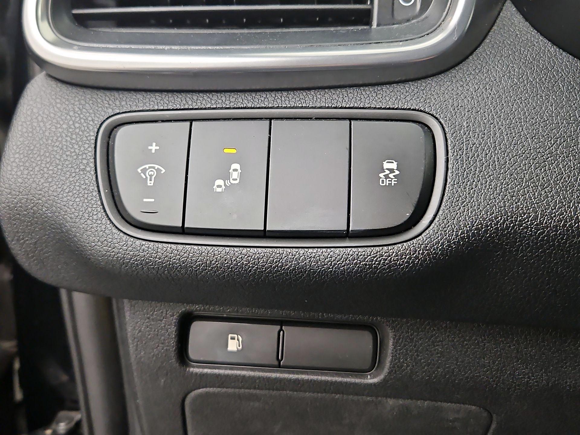 Thumbnail: 2017 Kia Sorento - 13