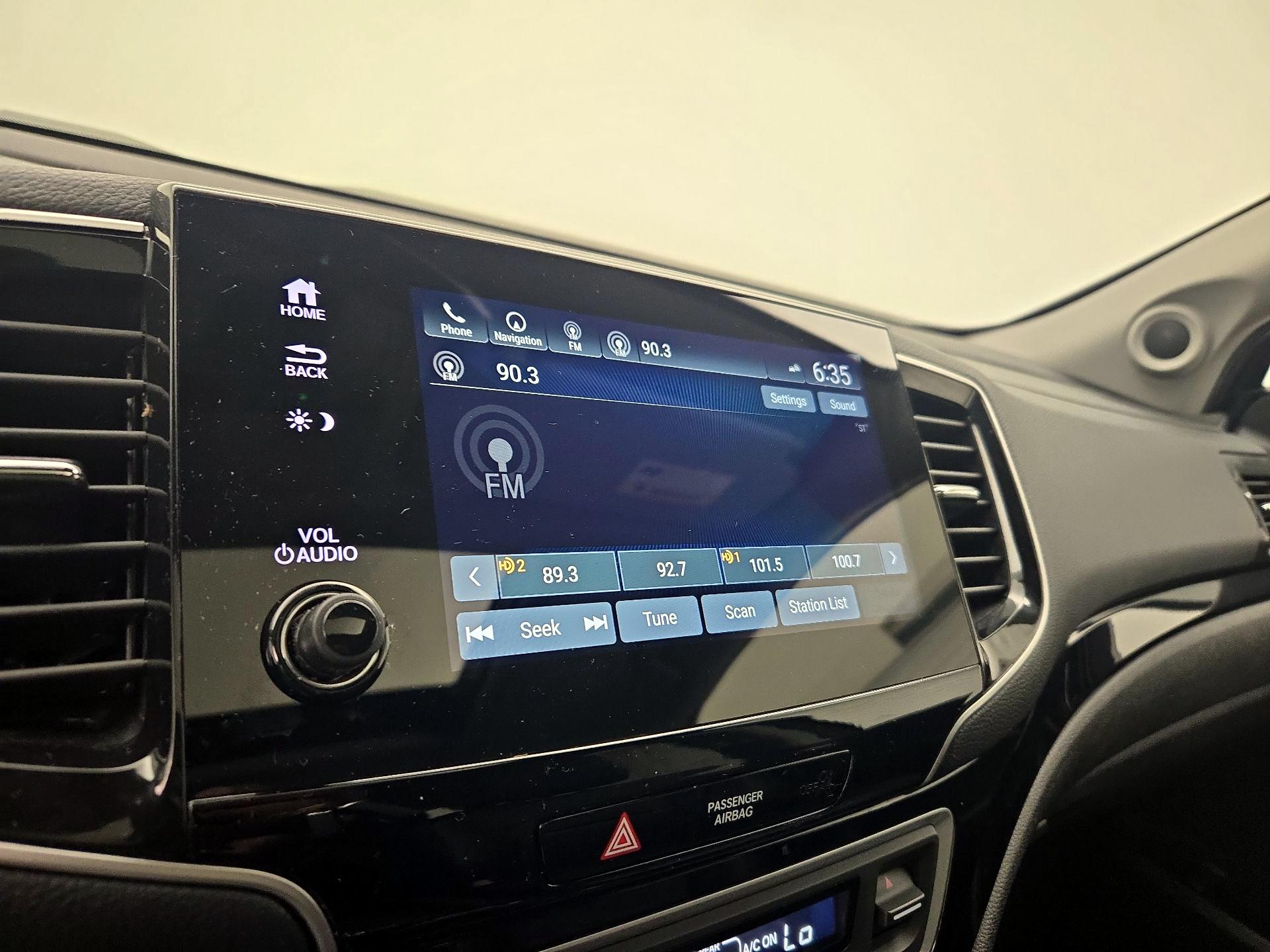 Thumbnail: 2019 Honda Pilot - 16