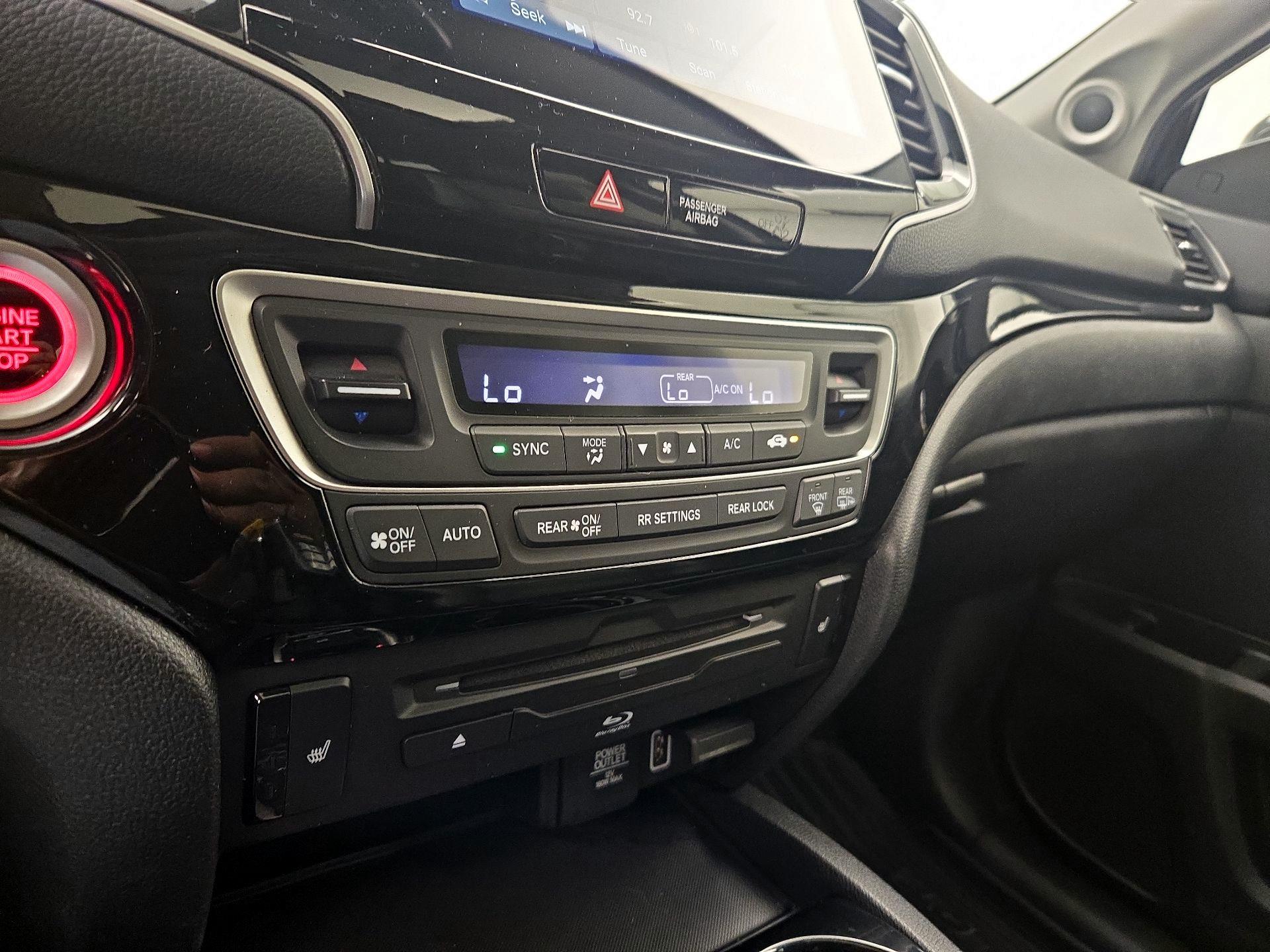 Thumbnail: 2019 Honda Pilot - 17