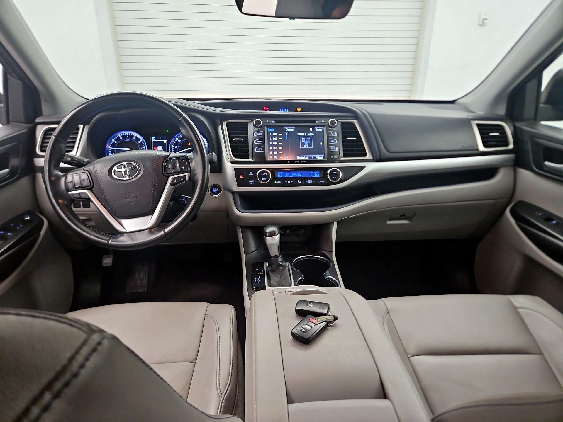 Thumbnail: 2018 Toyota Highlander - 9