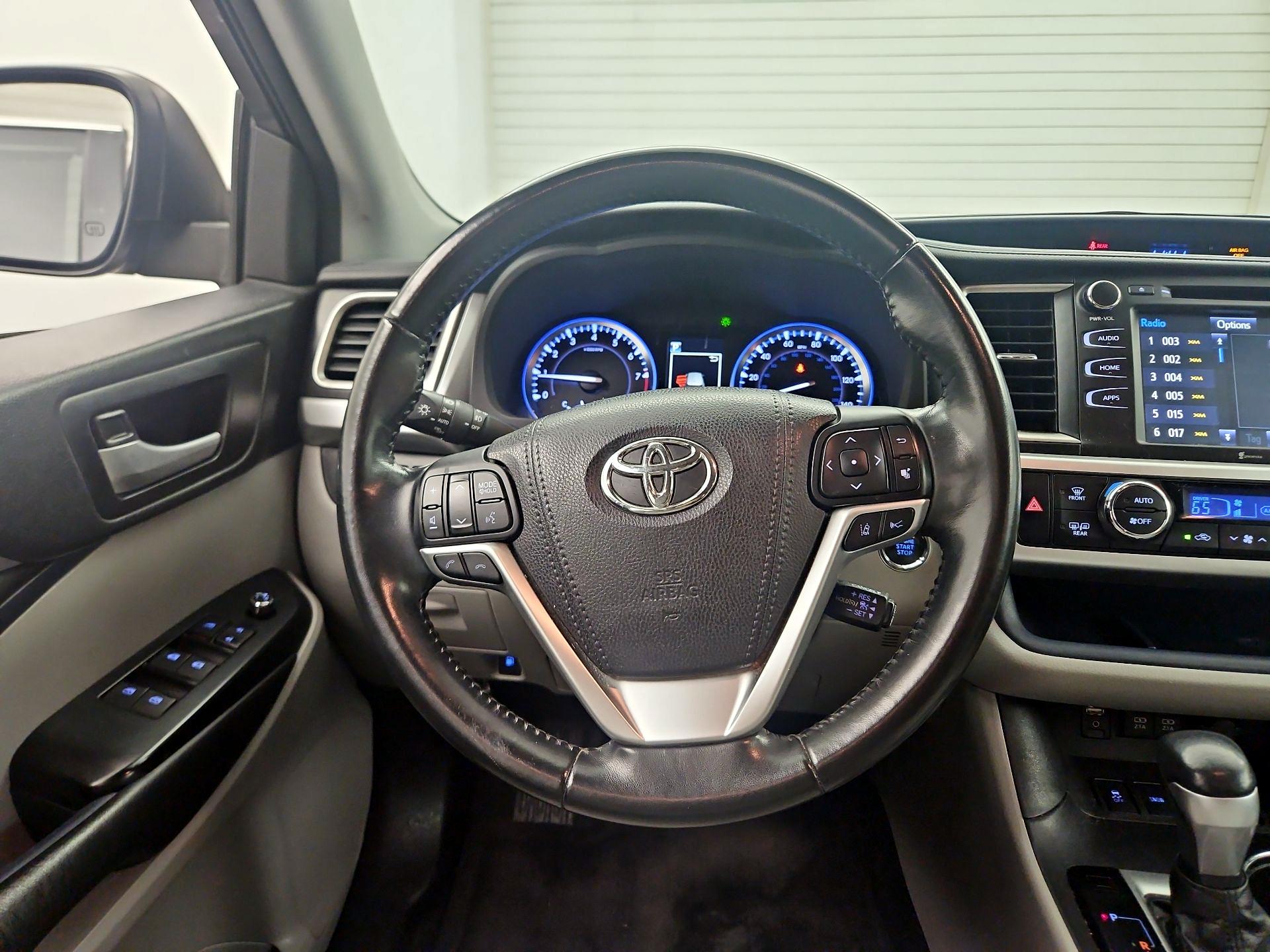 Thumbnail: 2018 Toyota Highlander - 10