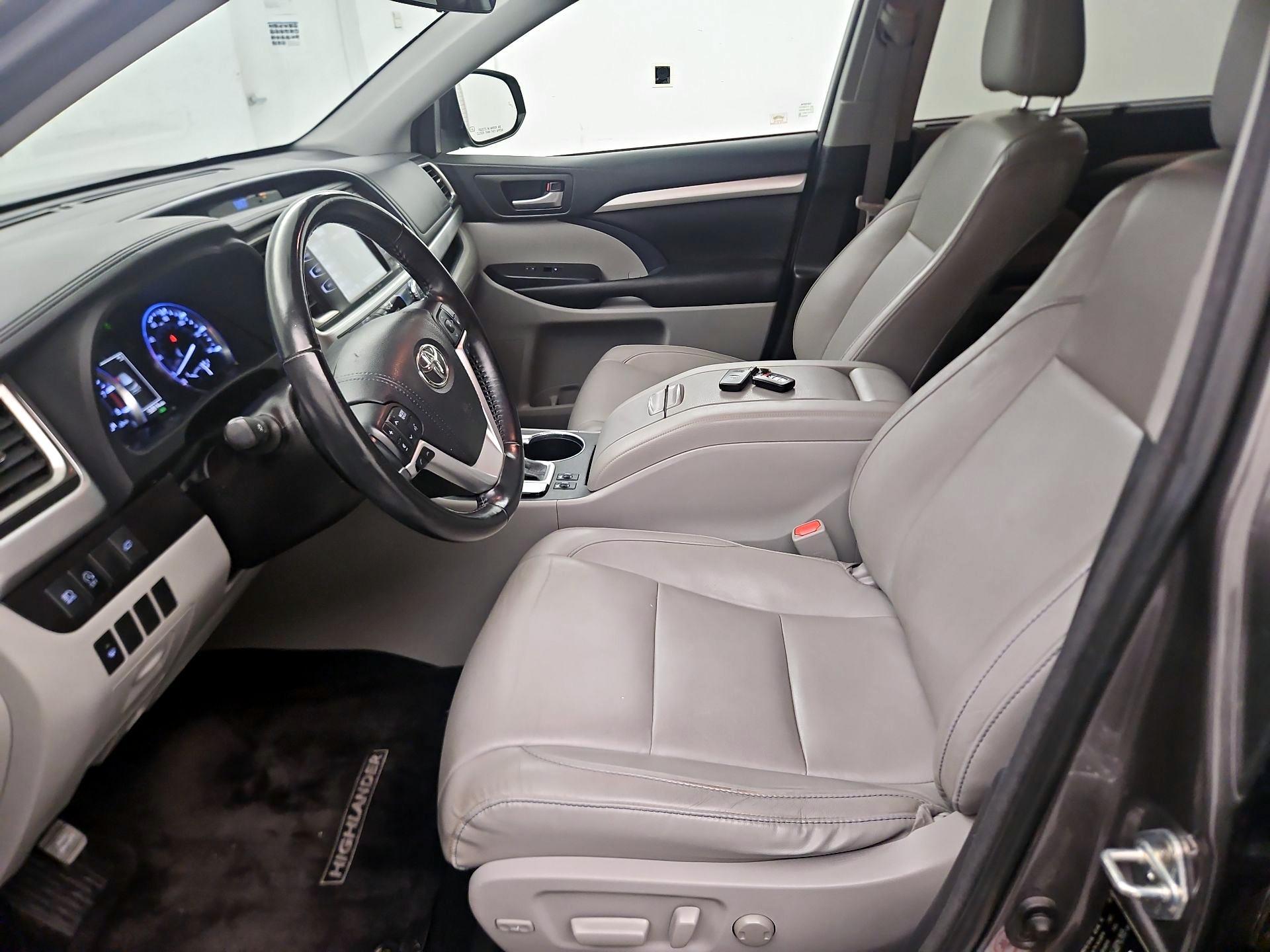 Thumbnail: 2018 Toyota Highlander - 11