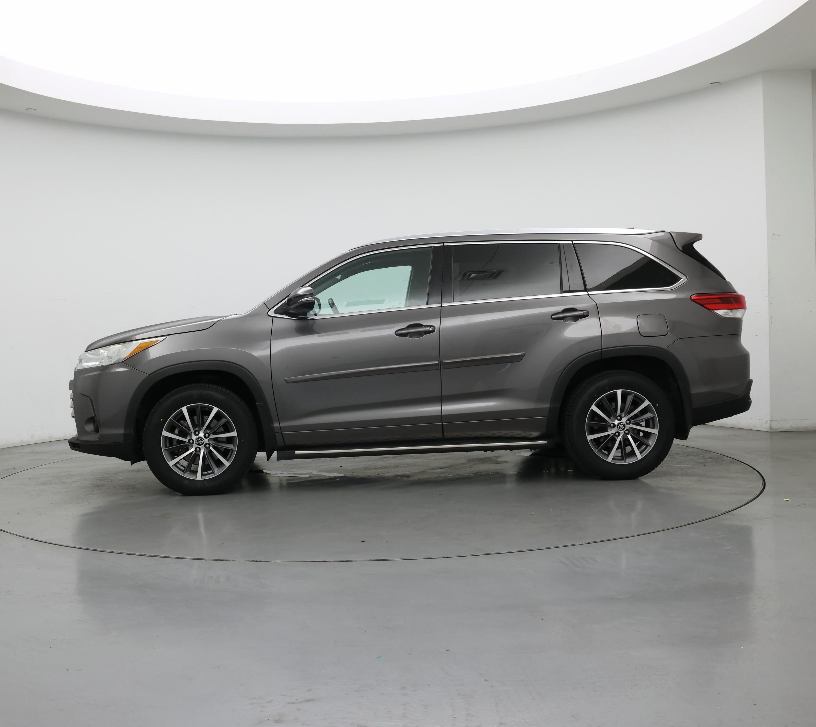 Thumbnail: 2018 Toyota Highlander - 3