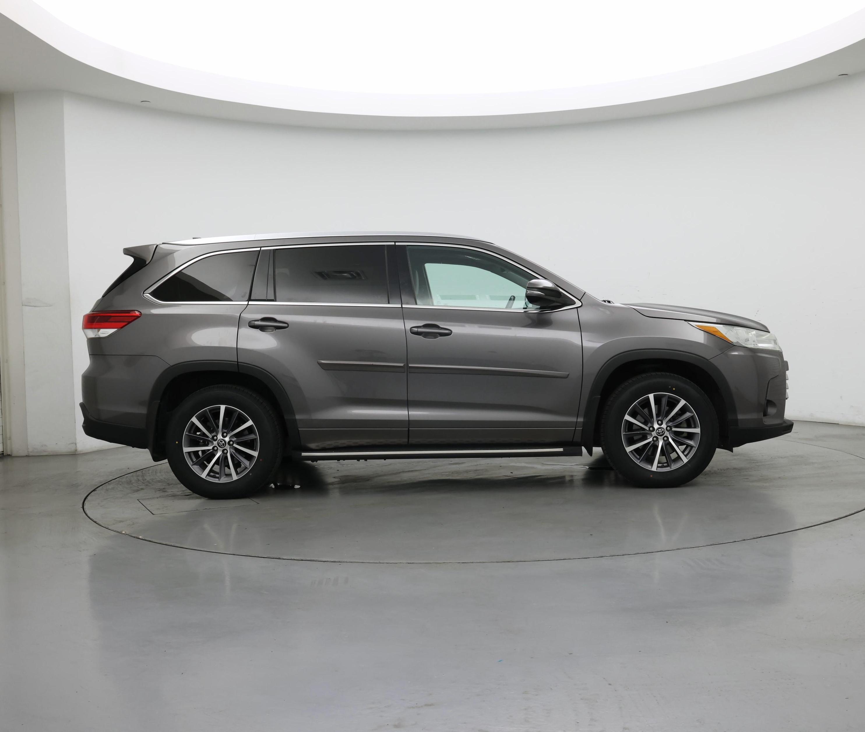 Thumbnail: 2018 Toyota Highlander - 7