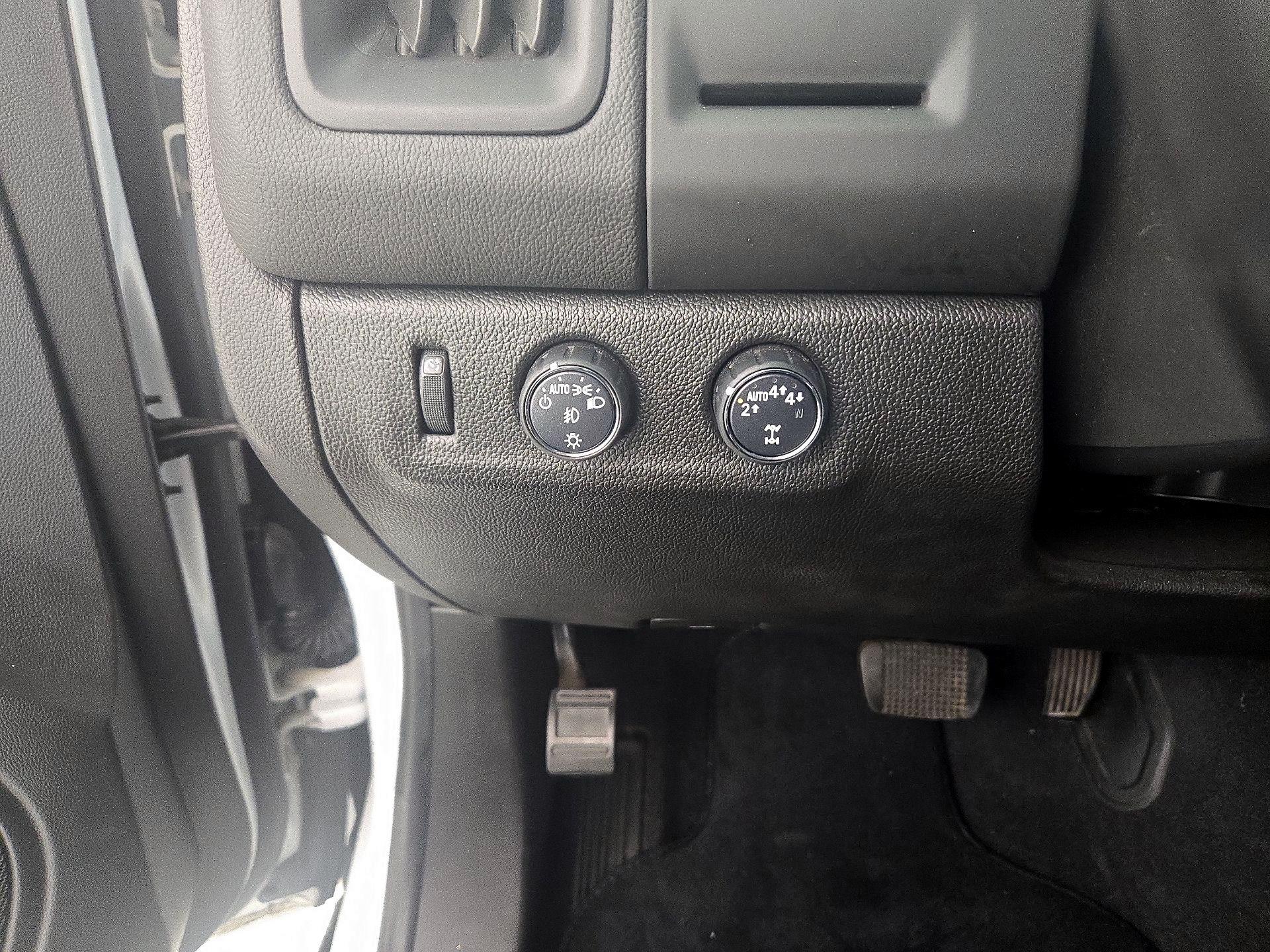 Thumbnail: 2019 Chevrolet Colorado - 13