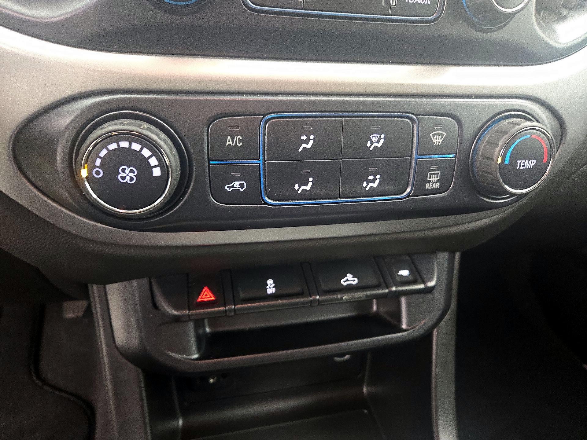 Thumbnail: 2019 Chevrolet Colorado - 16