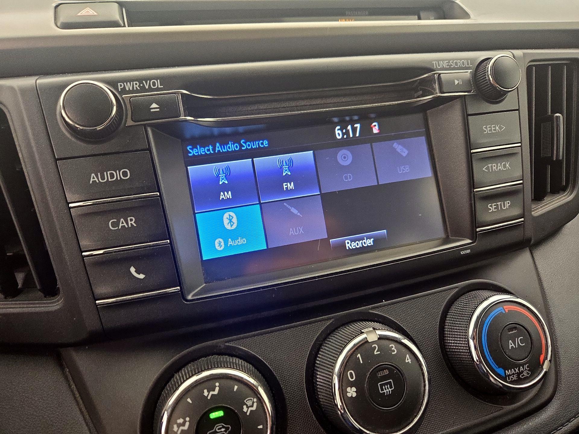 Thumbnail: 2016 Toyota RAV4 - 15