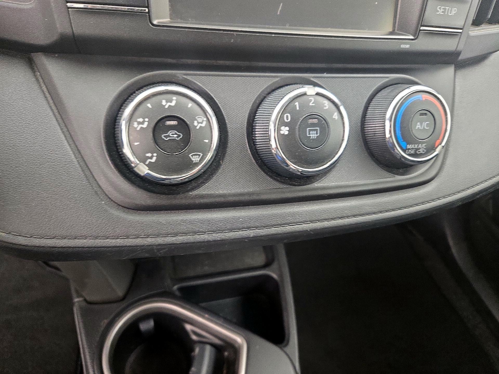 Thumbnail: 2016 Toyota RAV4 - 16