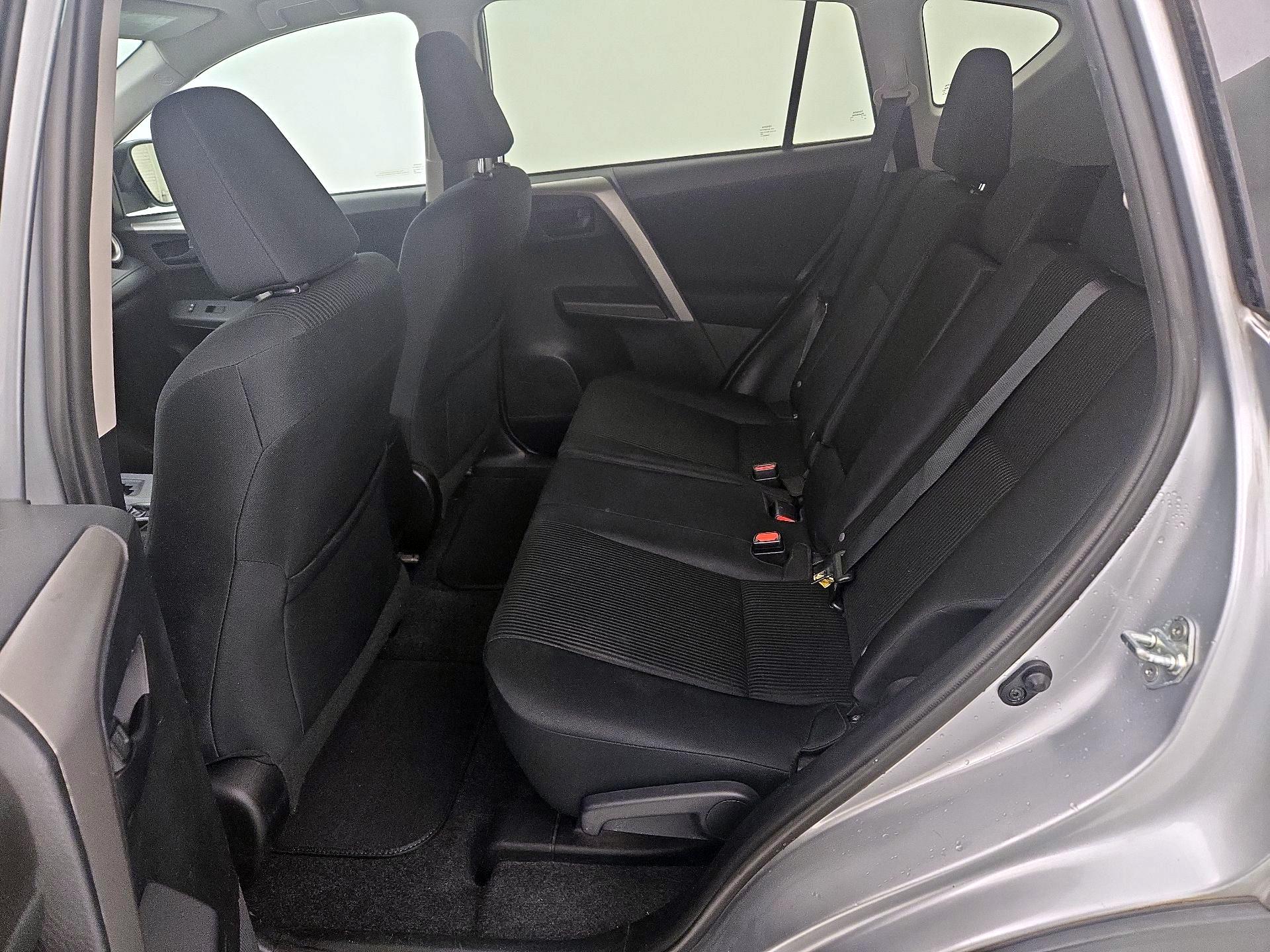 Thumbnail: 2016 Toyota RAV4 - 19