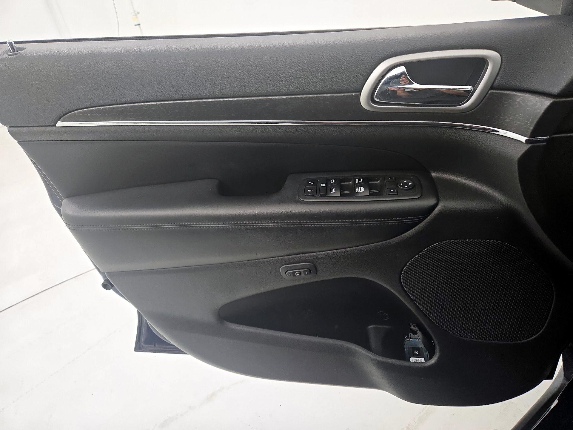 Thumbnail: 2018 Jeep Grand Cherokee - 12