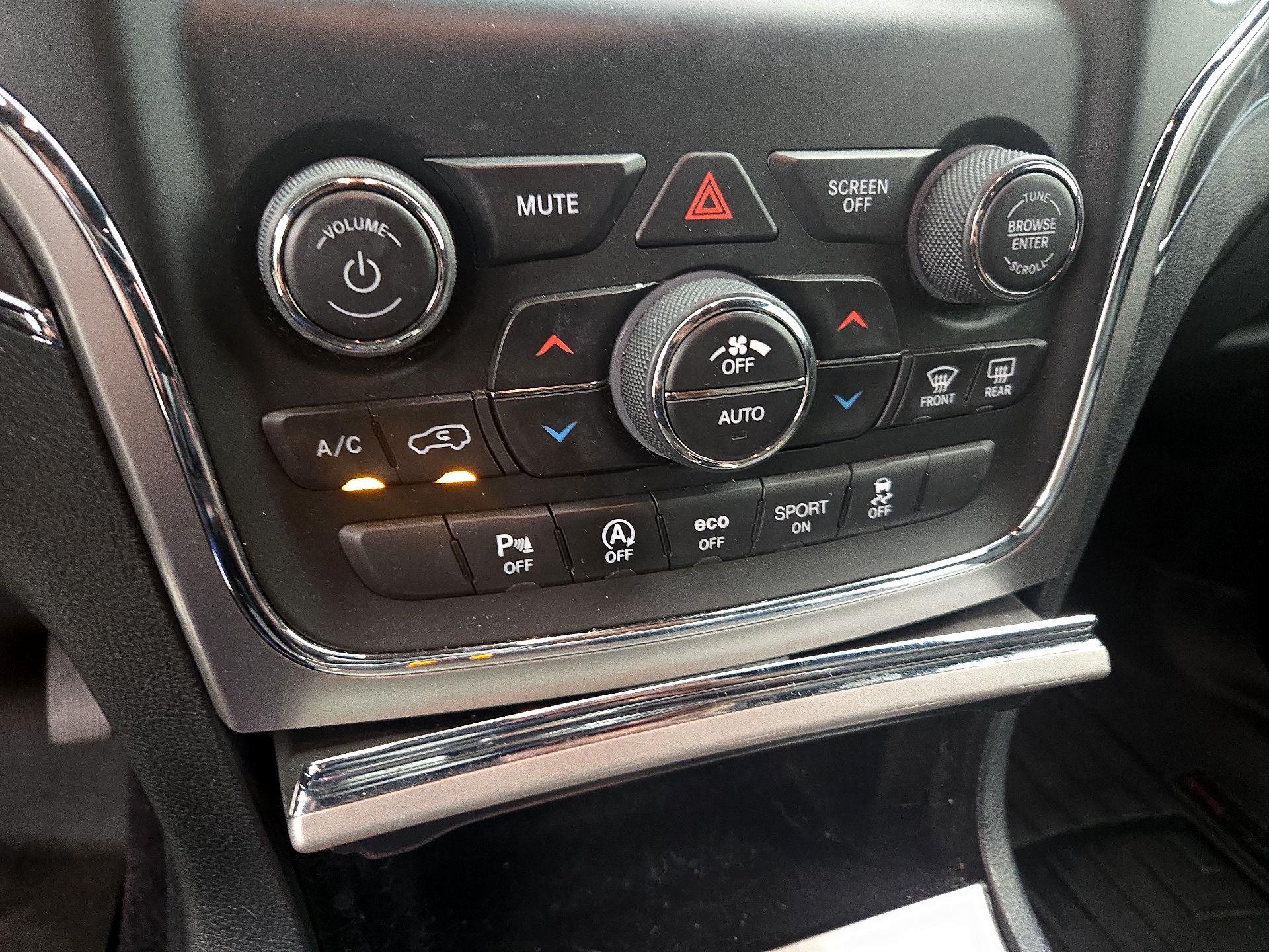 Thumbnail: 2018 Jeep Grand Cherokee - 16