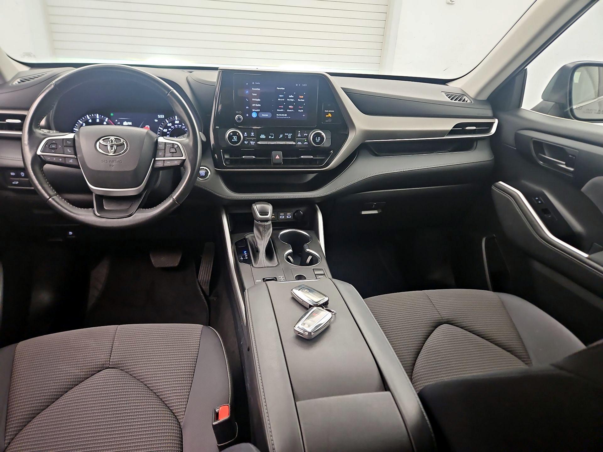 Thumbnail: 2023 Toyota Highlander - 9