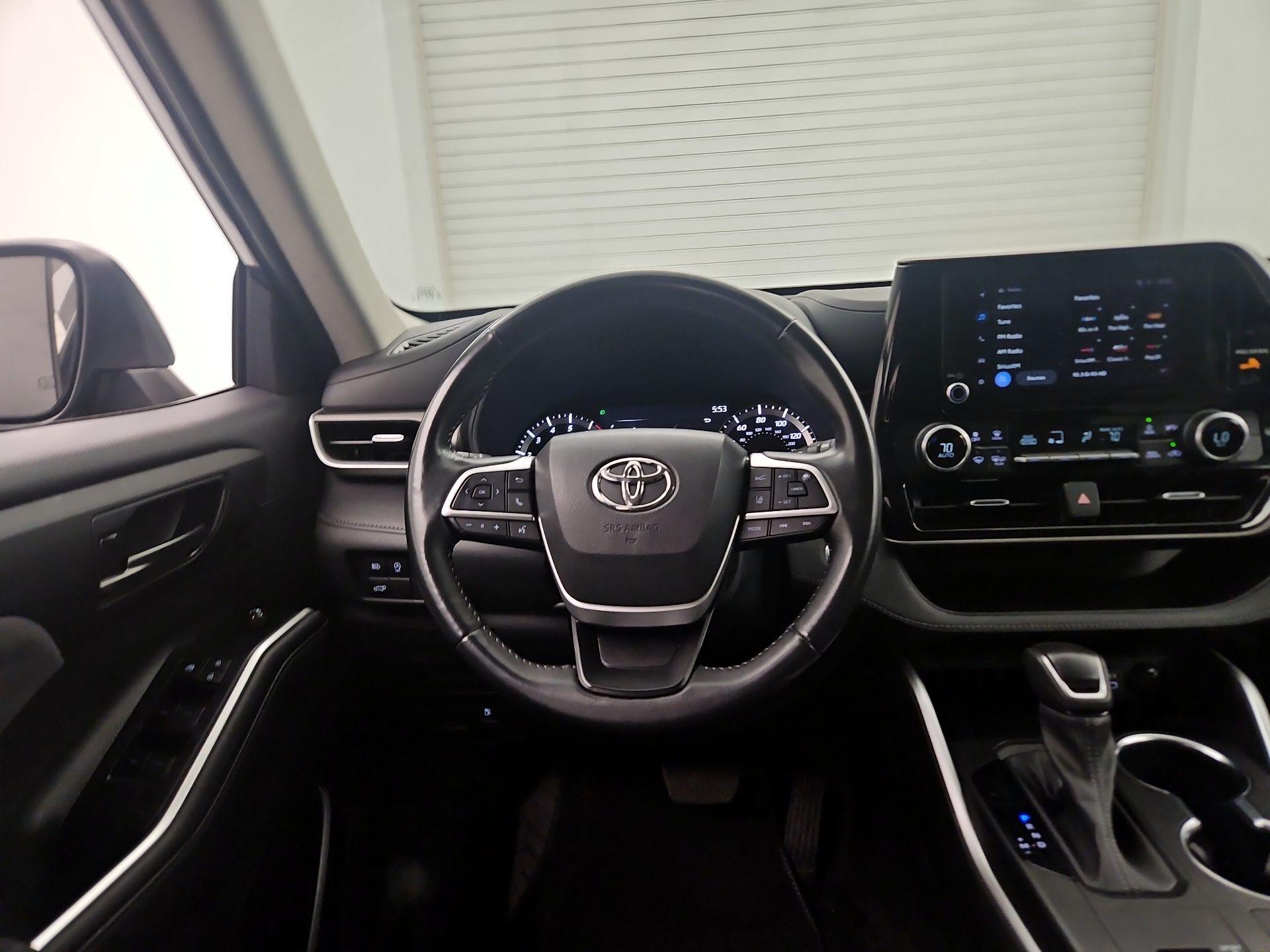 Thumbnail: 2023 Toyota Highlander - 10