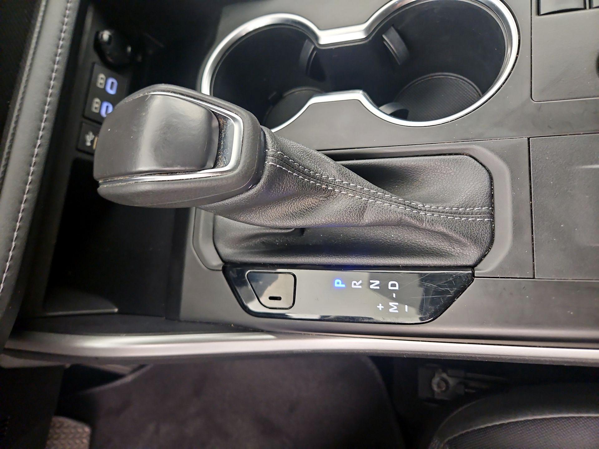 Thumbnail: 2023 Toyota Highlander - 15