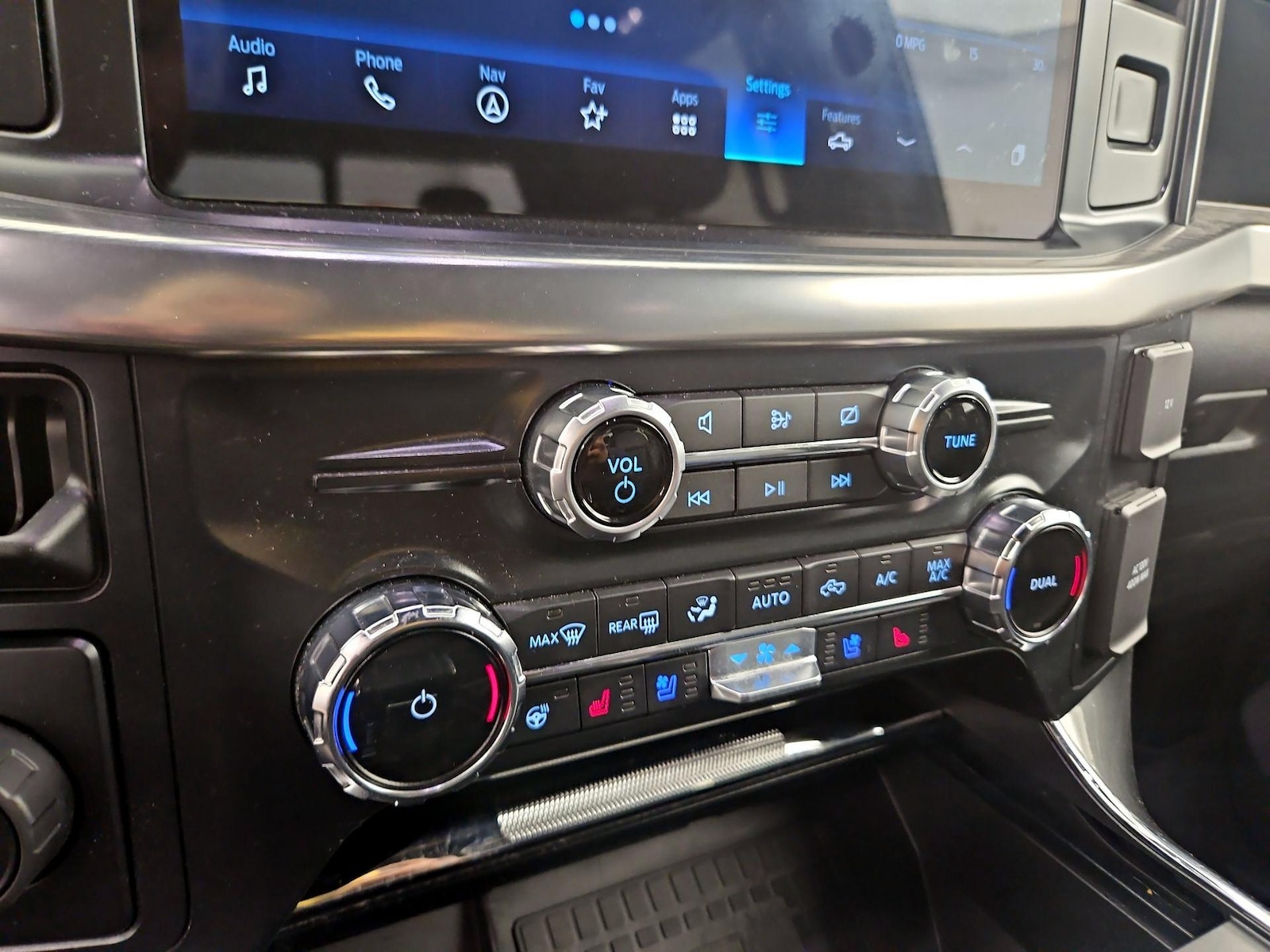 2022 Ford F-150 Lariat - Photo 17