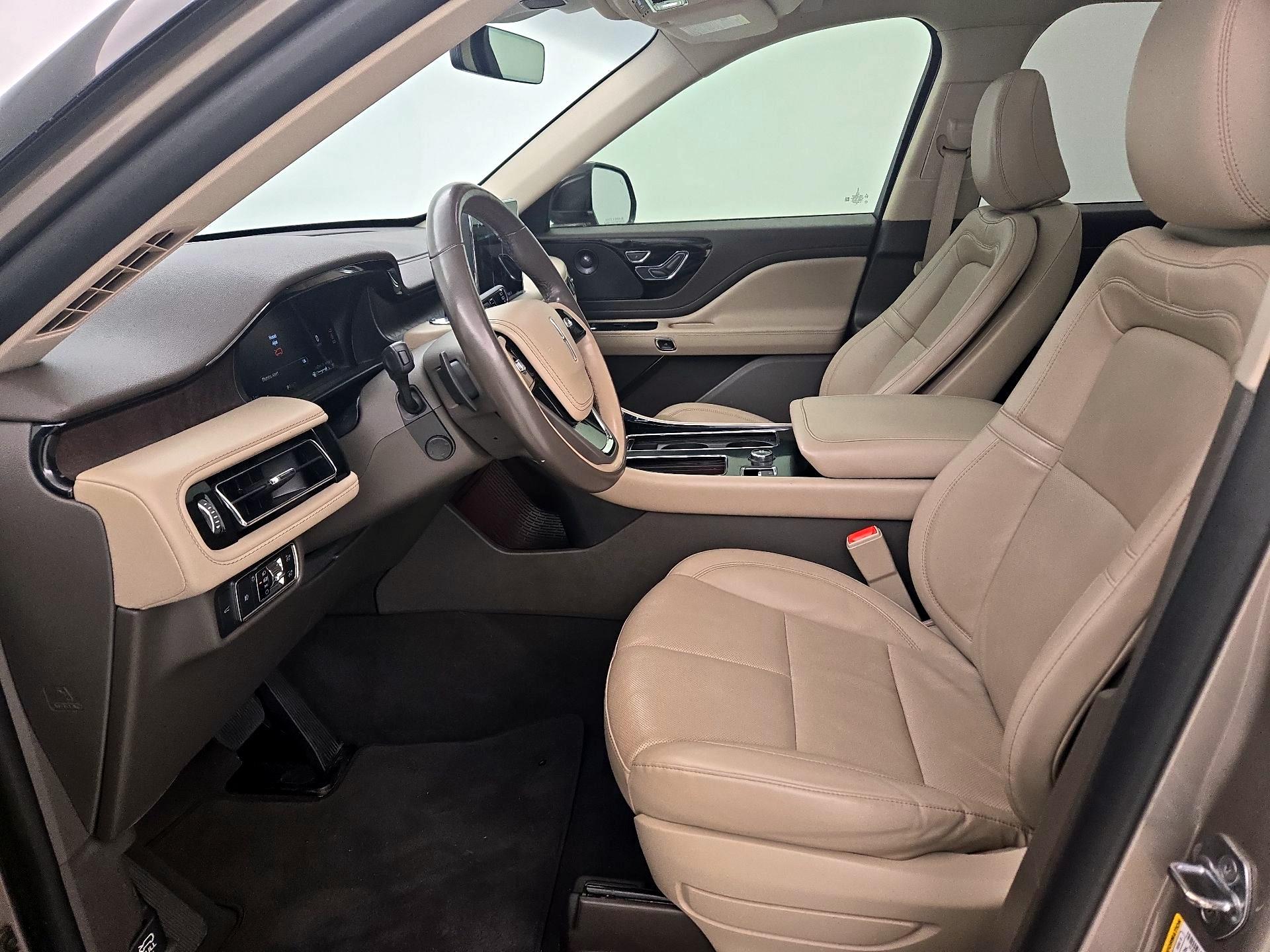 Thumbnail: 2021 Lincoln Aviator - 11