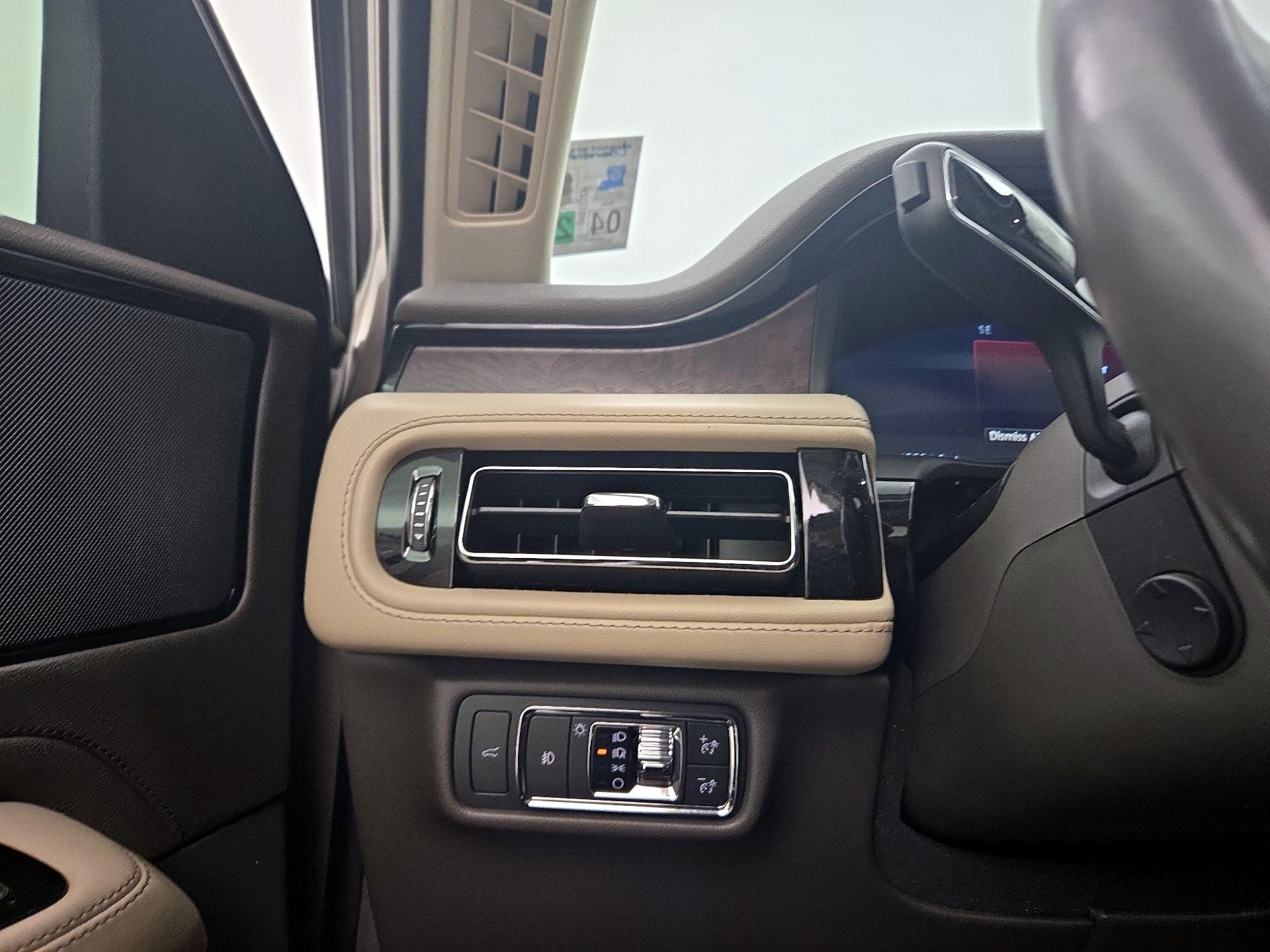 Thumbnail: 2021 Lincoln Aviator - 13