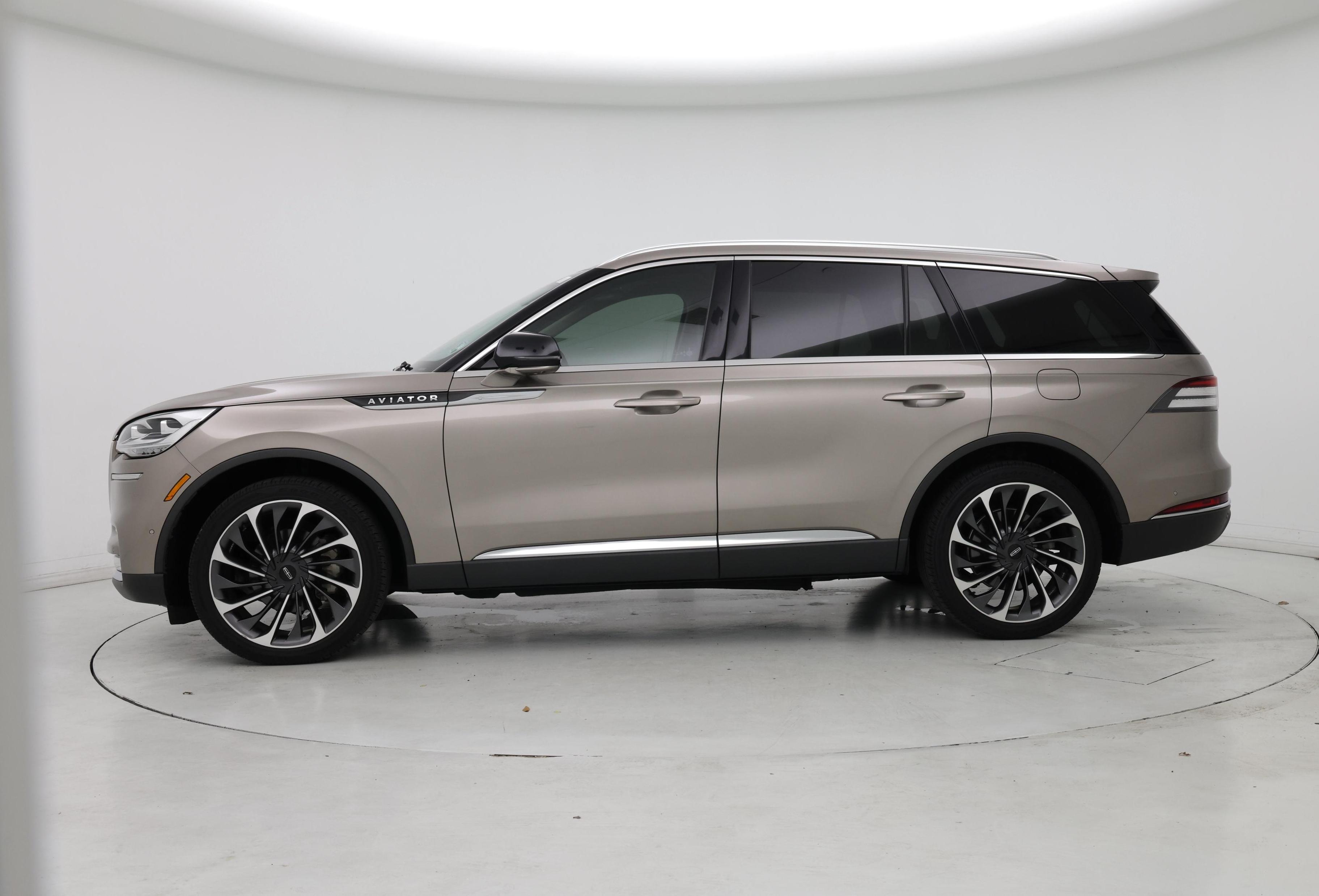 Thumbnail: 2021 Lincoln Aviator - 3
