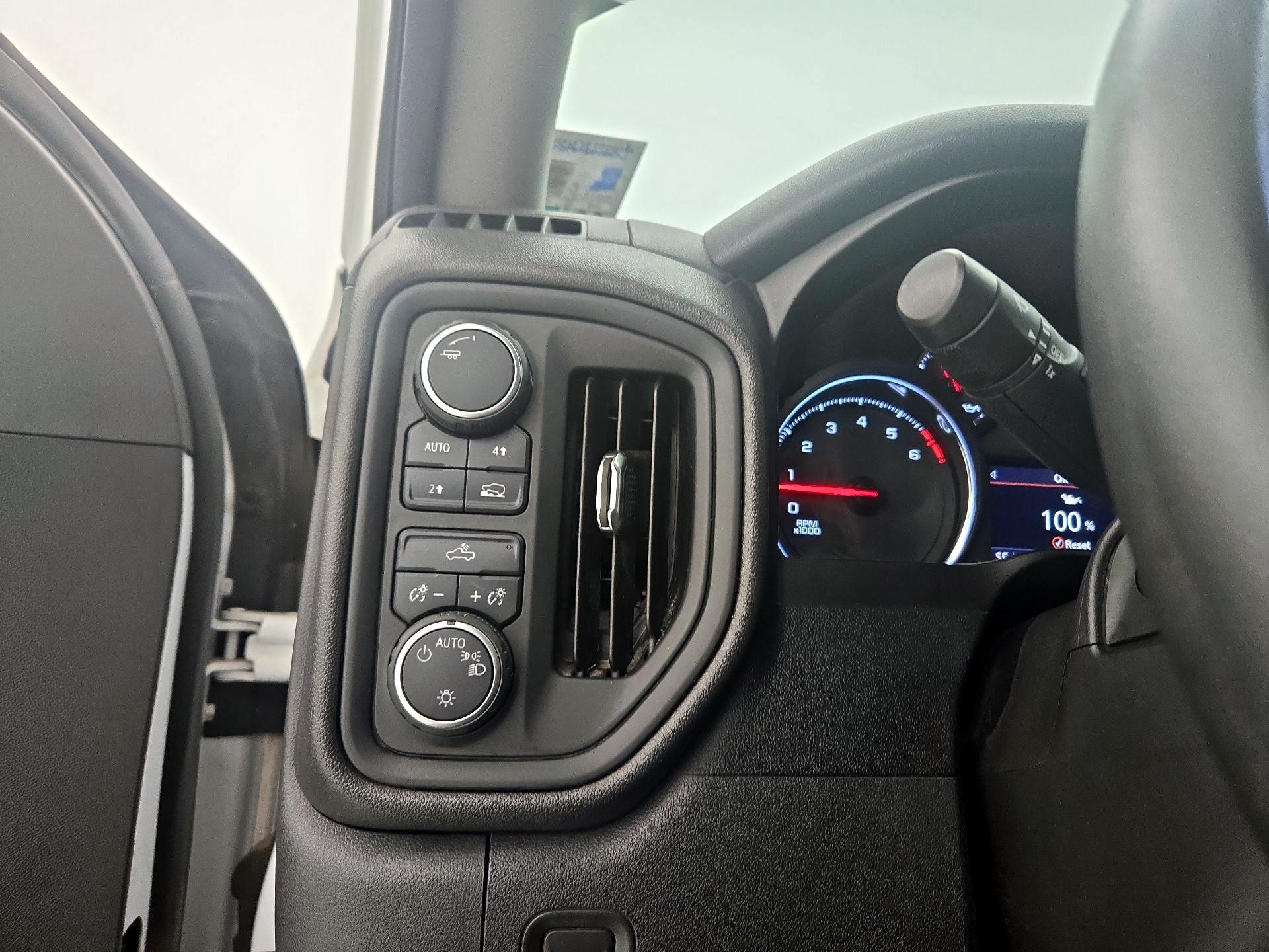 Thumbnail: 2021 Chevrolet Silverado 1500 - 13