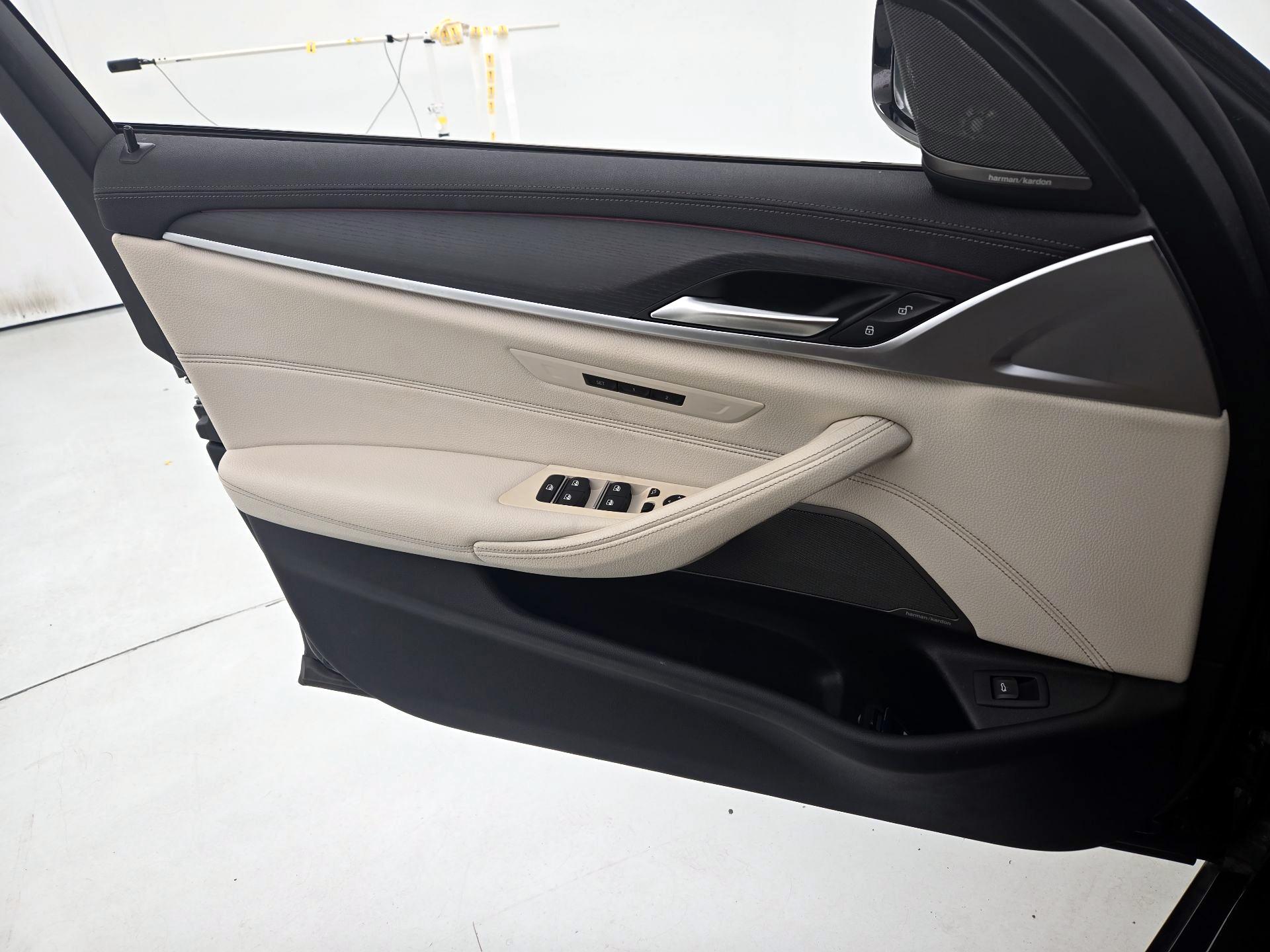 Thumbnail: 2023 BMW 5 Series - 12