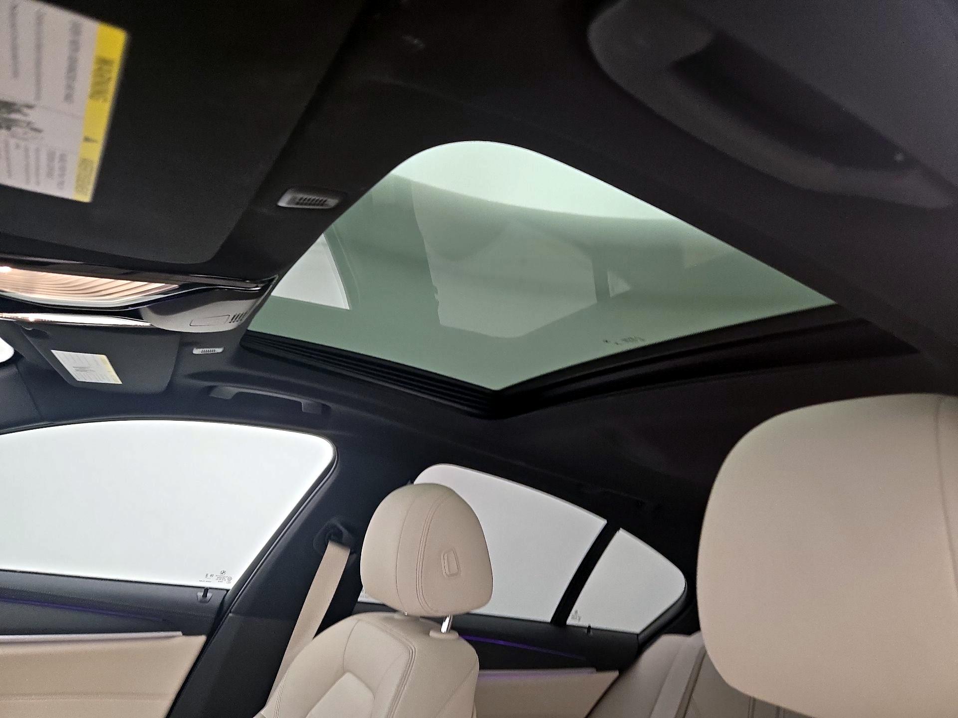 Thumbnail: 2023 BMW 5 Series - 20