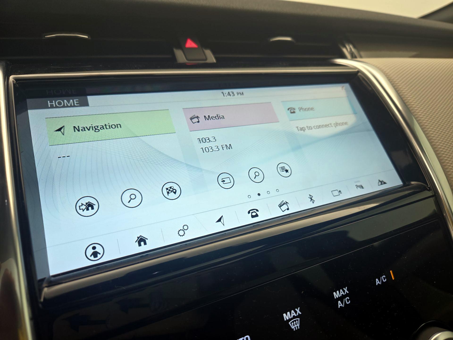 Thumbnail: 2020 Land Rover Discovery Sport - 15