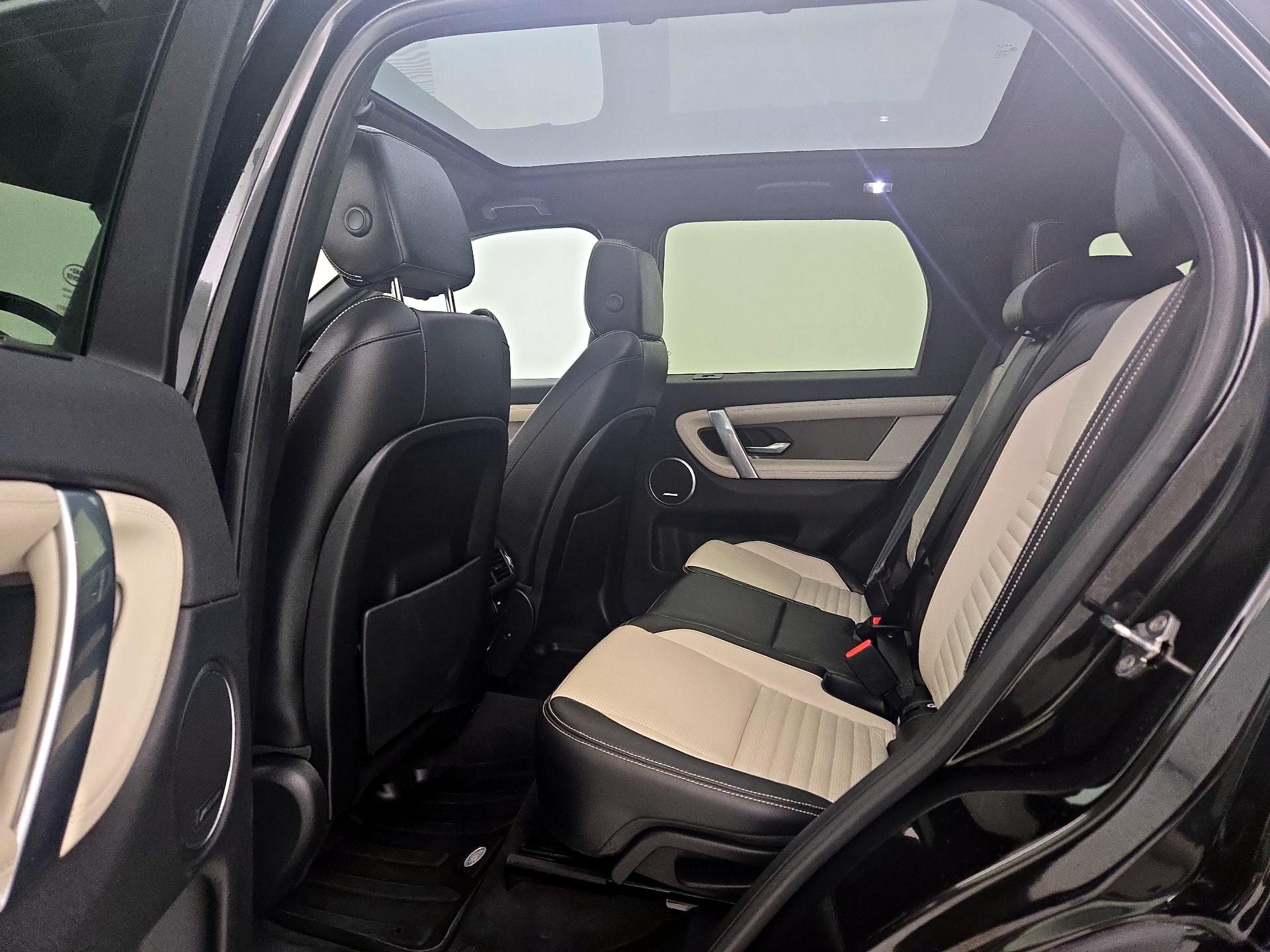 Thumbnail: 2020 Land Rover Discovery Sport - 20