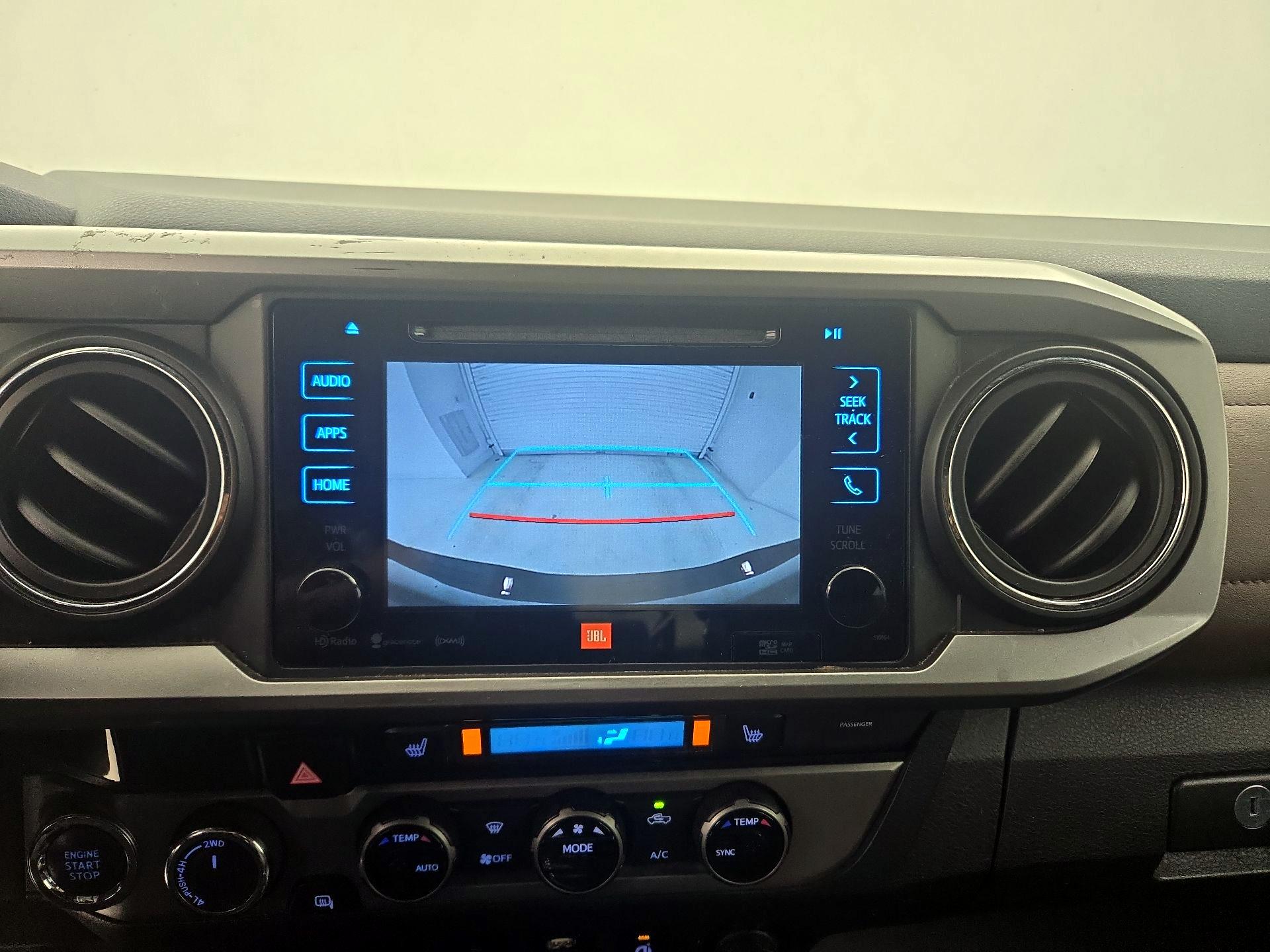 Thumbnail: 2016 Toyota Tacoma - 15