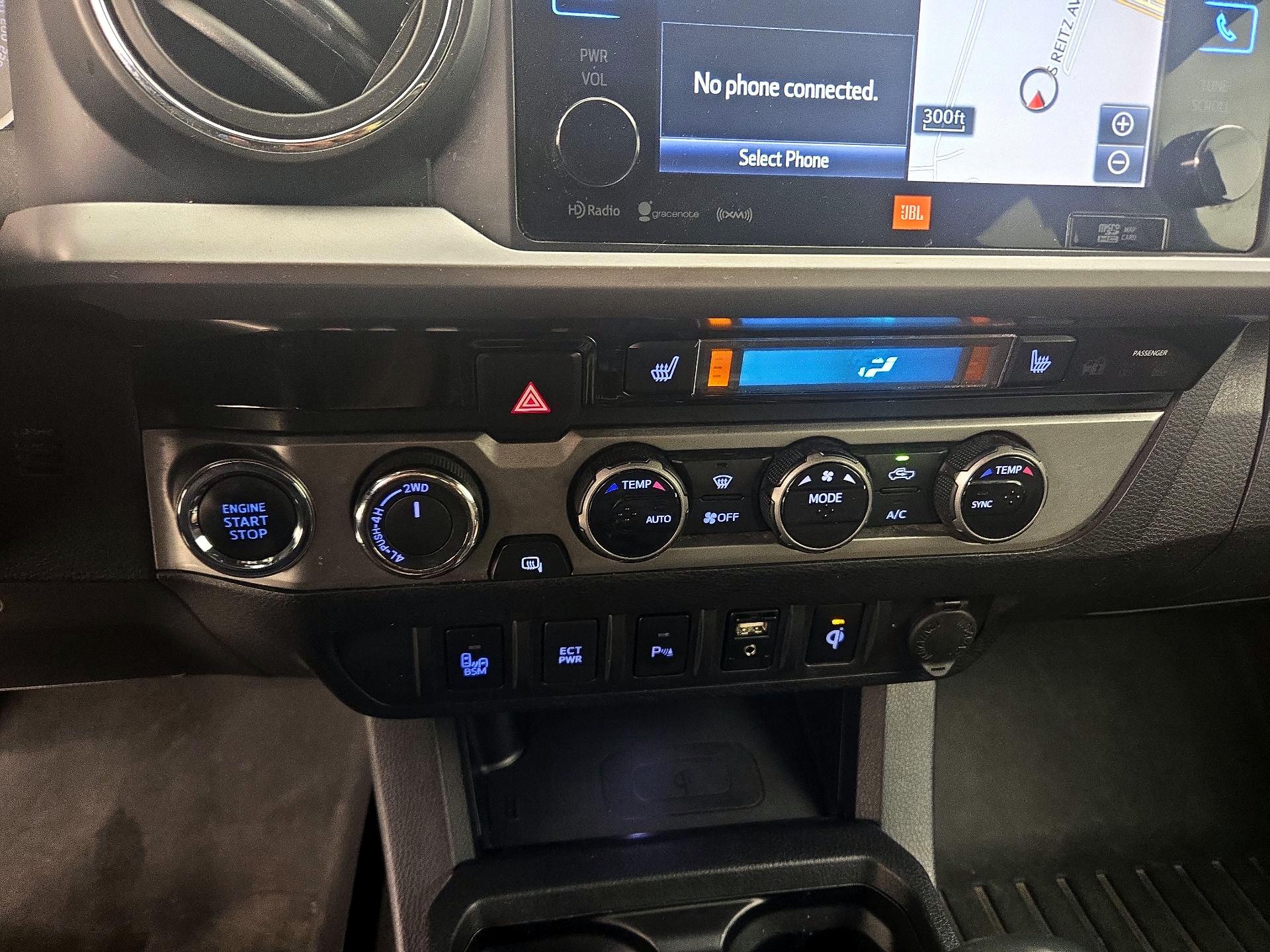 Thumbnail: 2016 Toyota Tacoma - 17