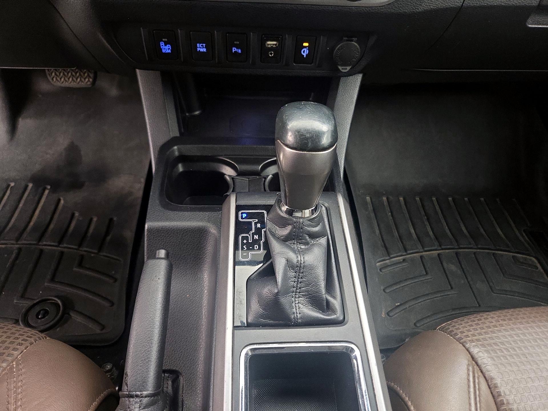 Thumbnail: 2016 Toyota Tacoma - 18