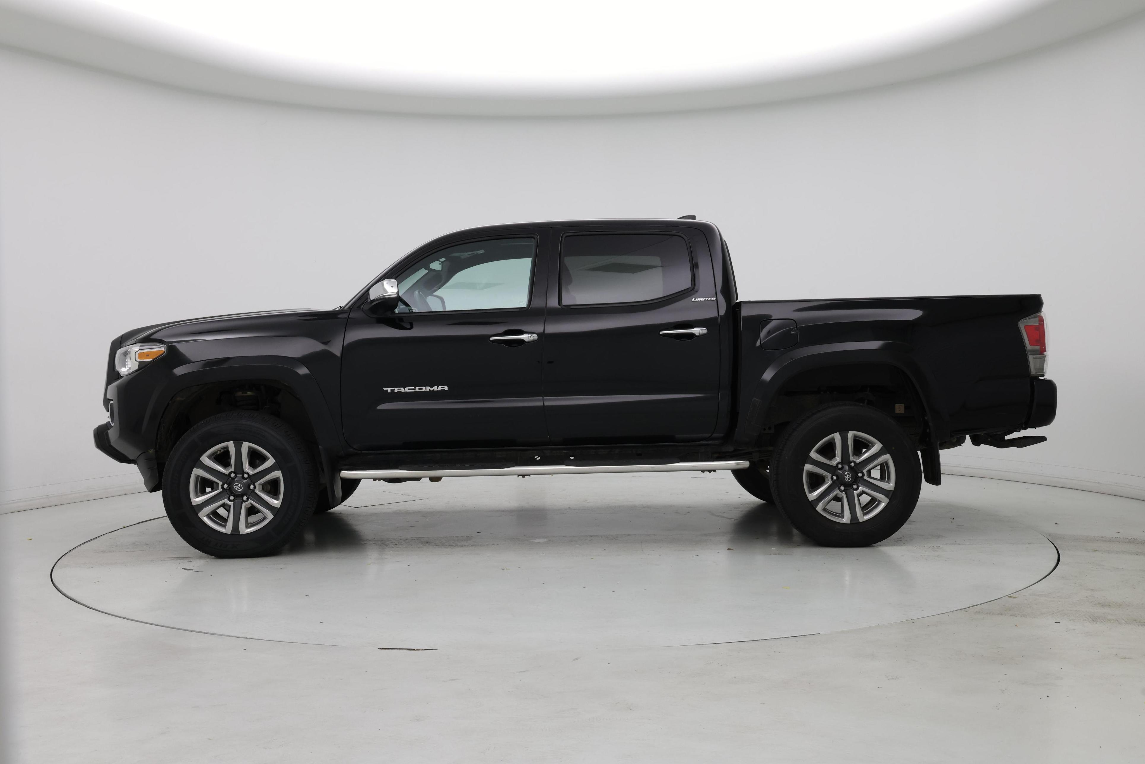 Thumbnail: 2016 Toyota Tacoma - 3