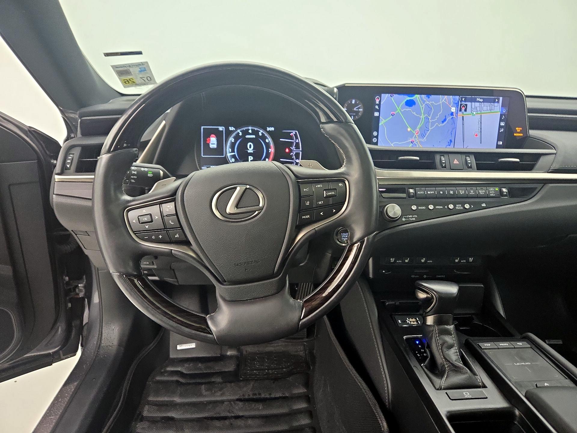 Thumbnail: 2021 Lexus ES - 10