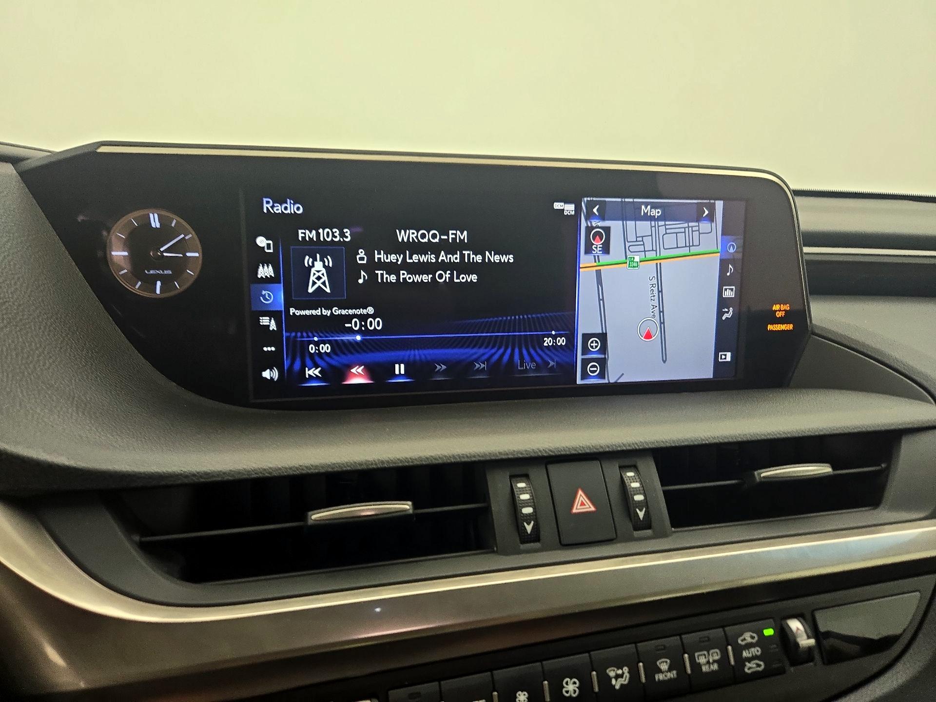 Thumbnail: 2021 Lexus ES - 16