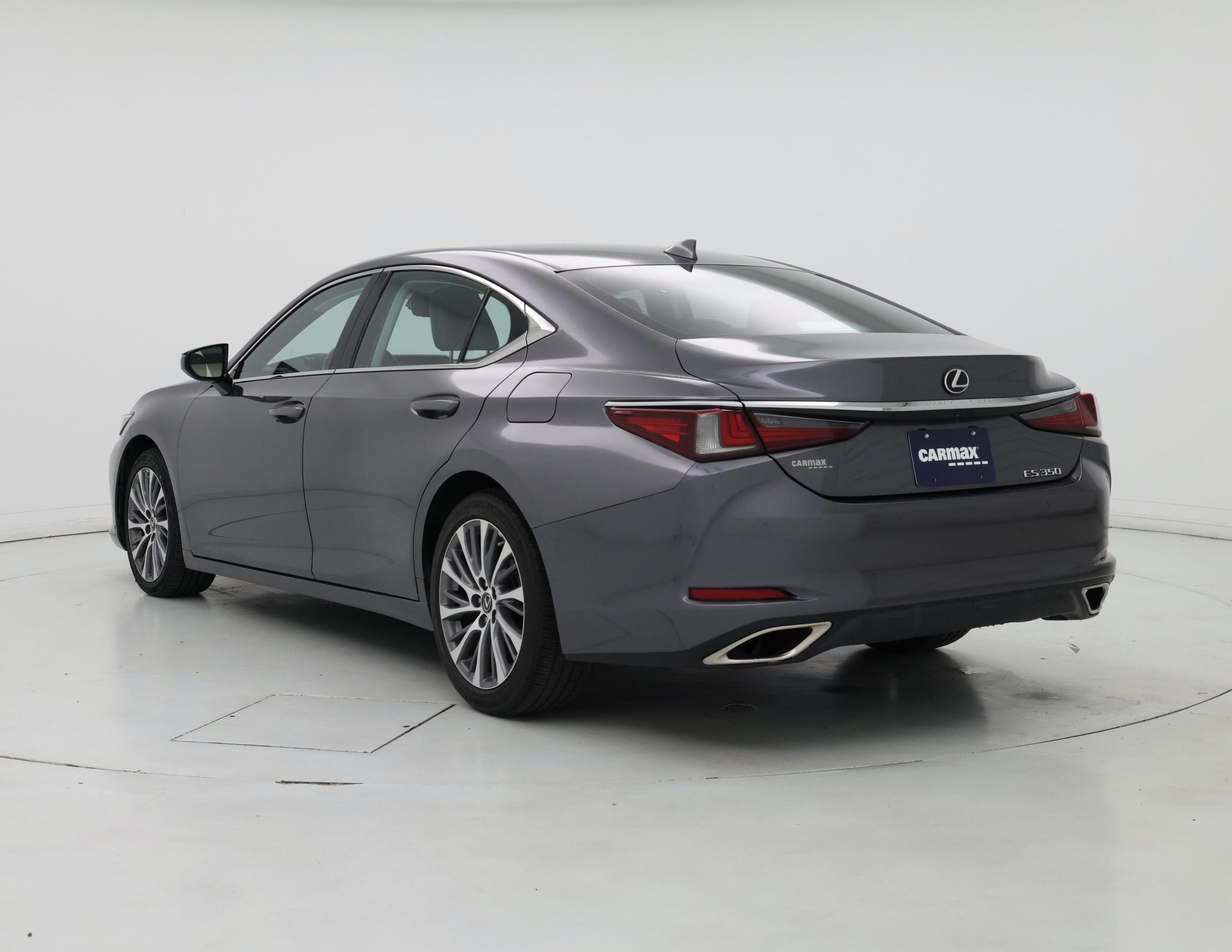Thumbnail: 2021 Lexus ES - 2