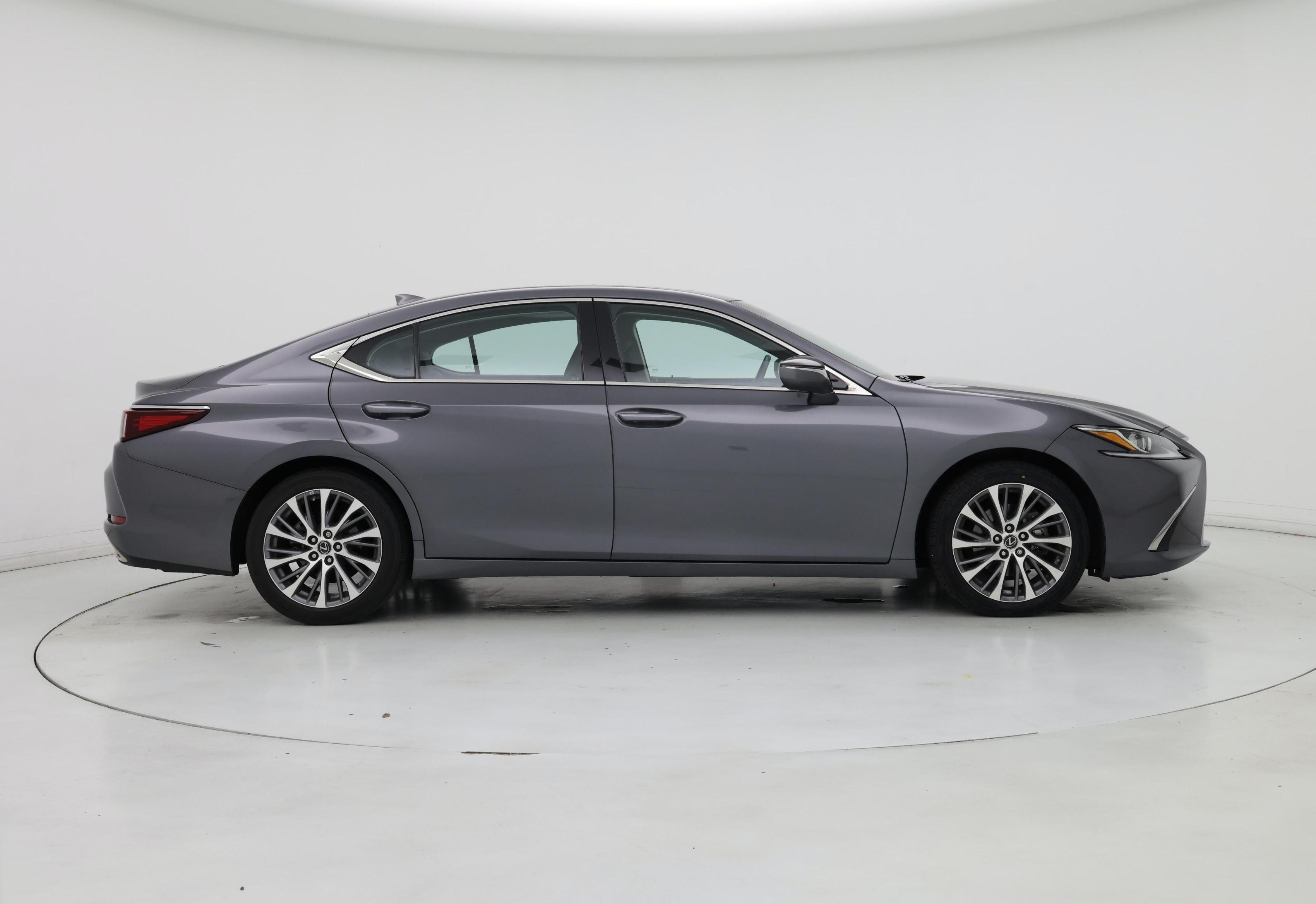 Thumbnail: 2021 Lexus ES - 7