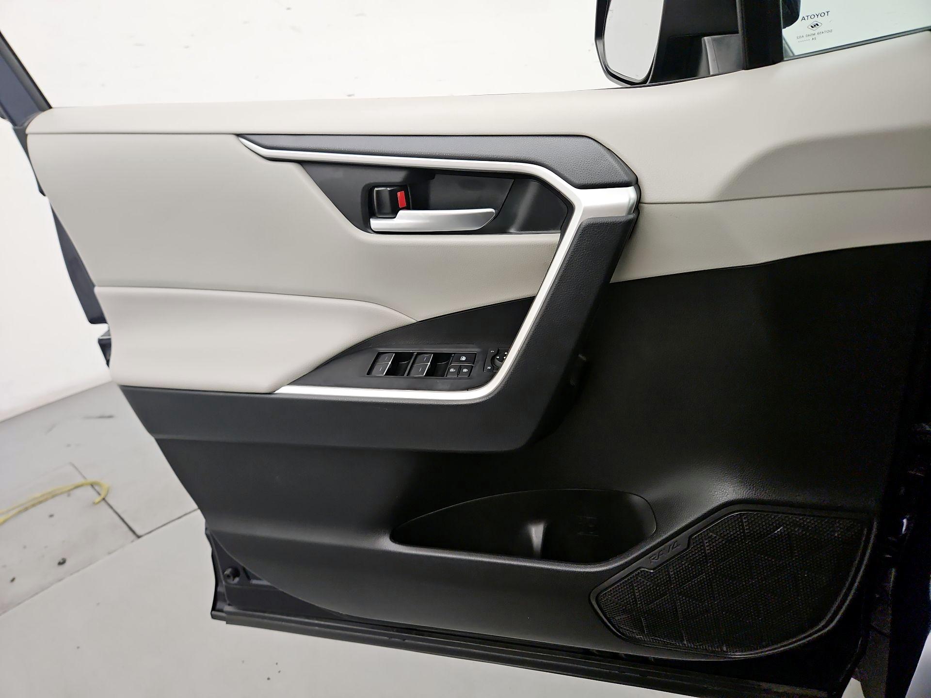 Thumbnail: 2024 Toyota RAV4 - 12